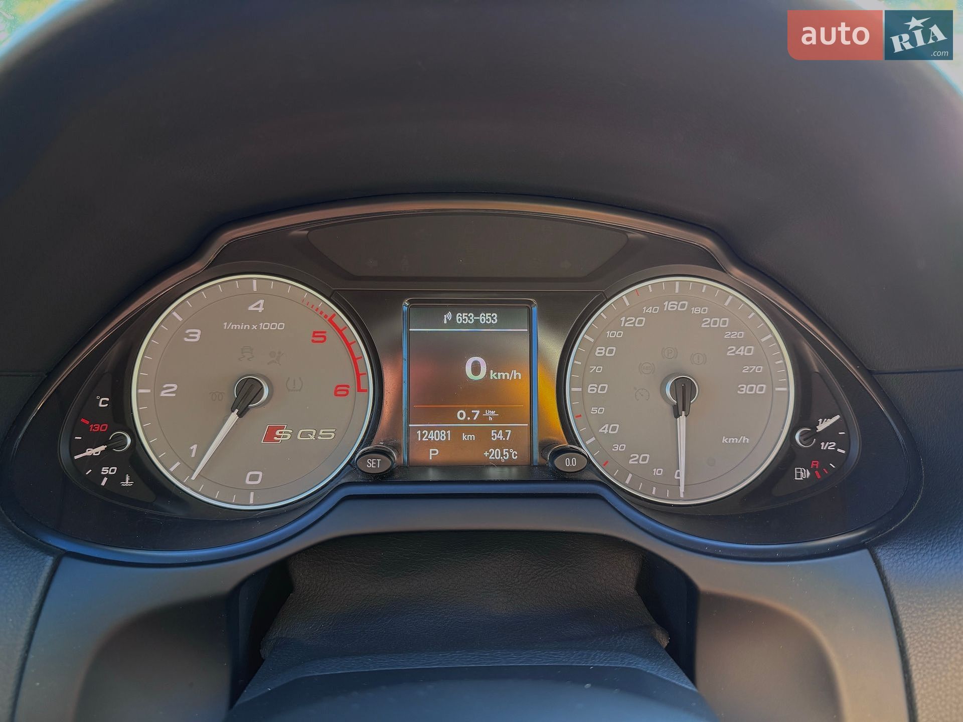 Audi SQ5 2015 VIN WAUZZZ8R0FA147679 фото оголошення 12 з 28