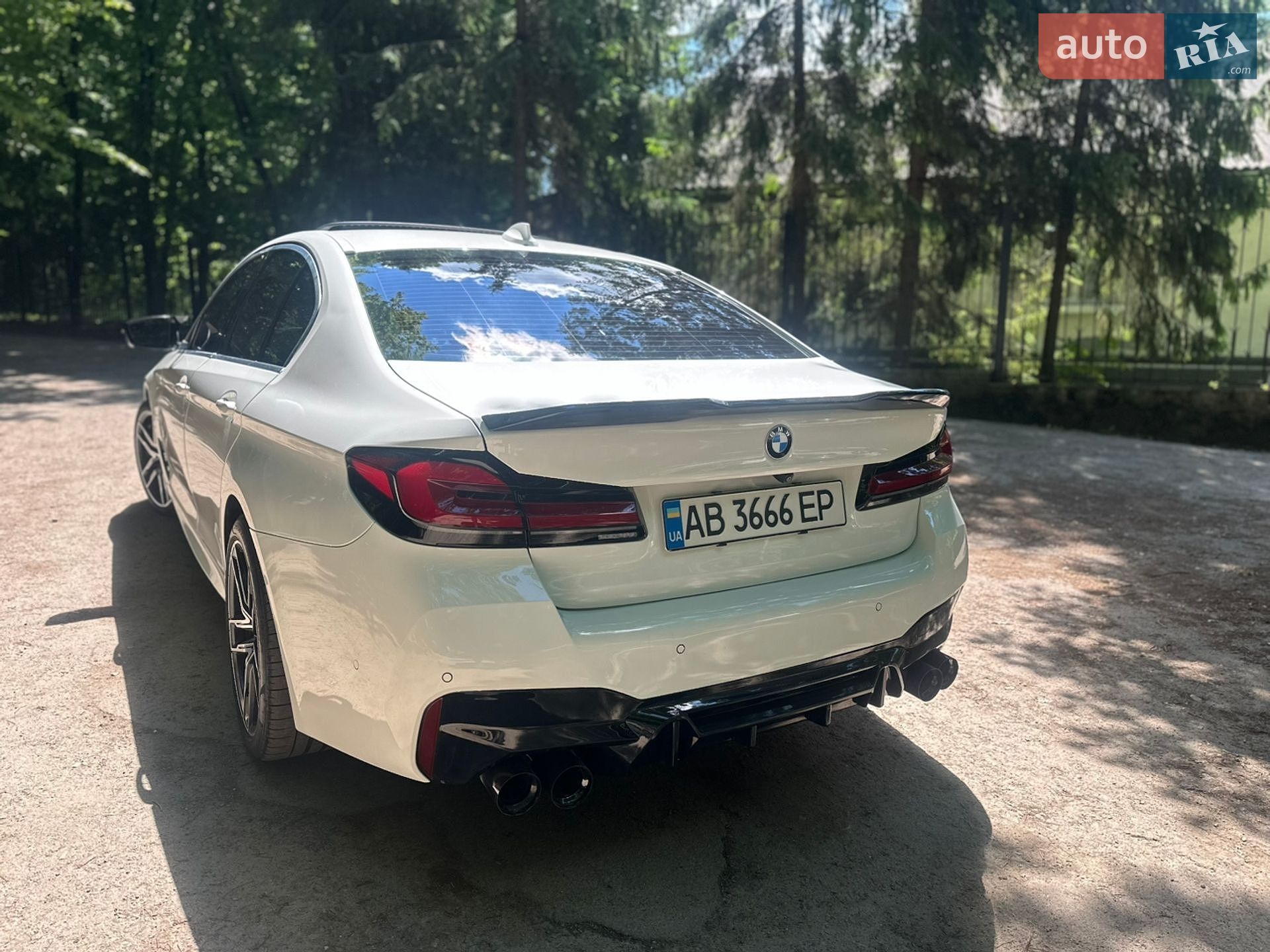 BMW 5 Series 2018 VIN WBAJA9C5XKB253974 фото оголошення 5 з 33