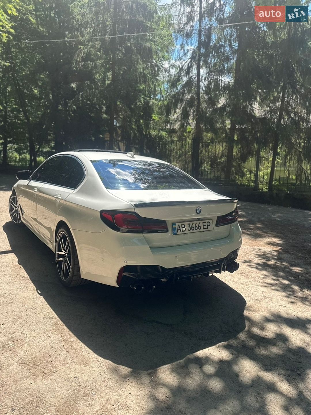BMW 5 Series 2018 VIN WBAJA9C5XKB253974 фото оголошення 6 з 33