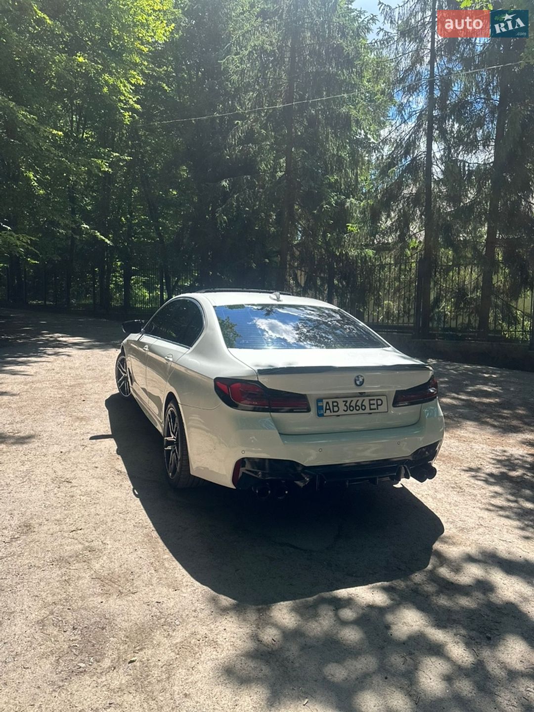 BMW 5 Series 2018 VIN WBAJA9C5XKB253974 фото оголошення 7 з 33