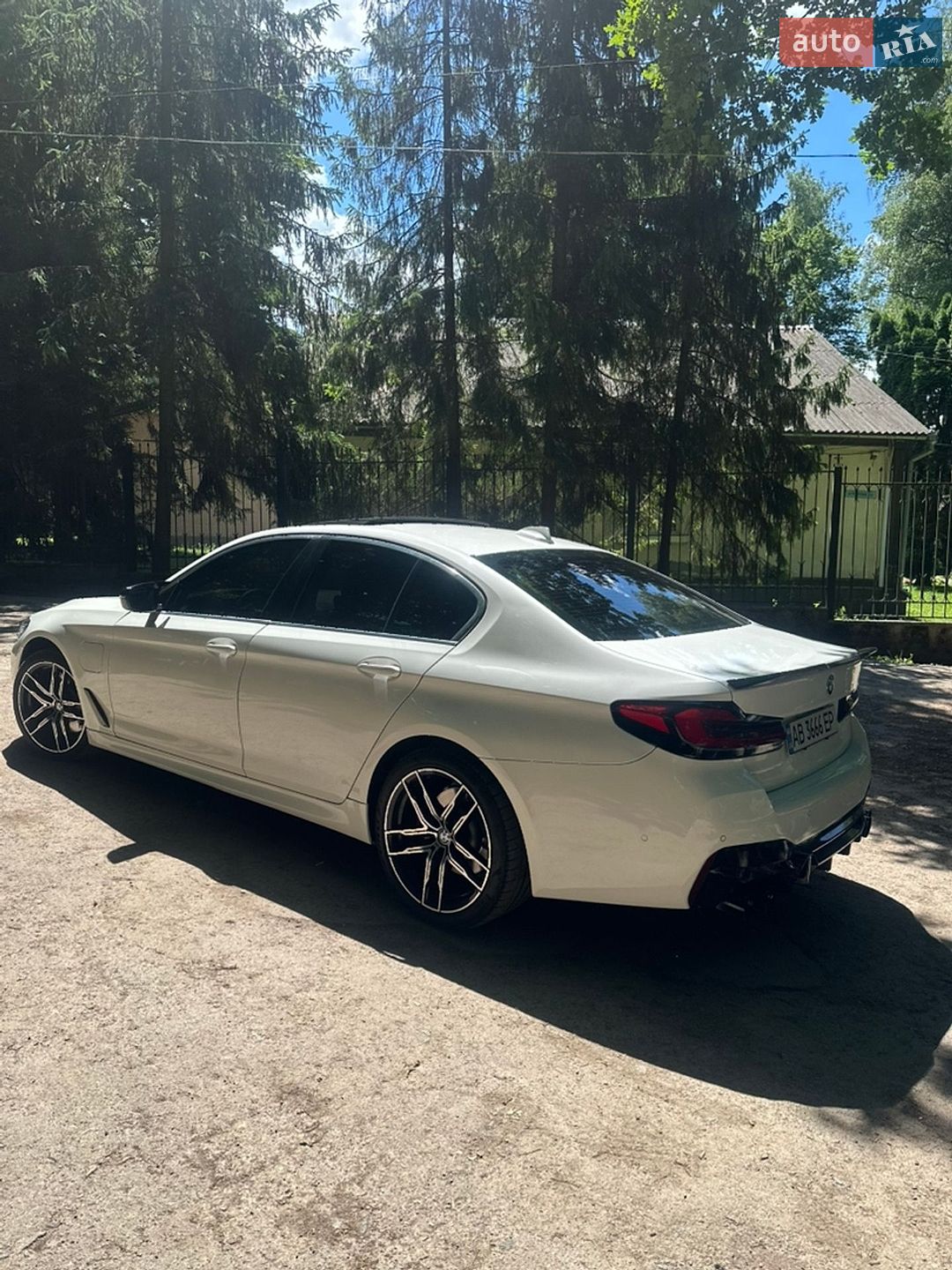 BMW 5 Series 2018 VIN WBAJA9C5XKB253974 фото оголошення 8 з 33