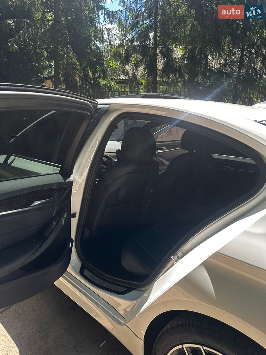 BMW 5 Series 2018 VIN WBAJA9C5XKB253974 фото оголошення 15 з 33