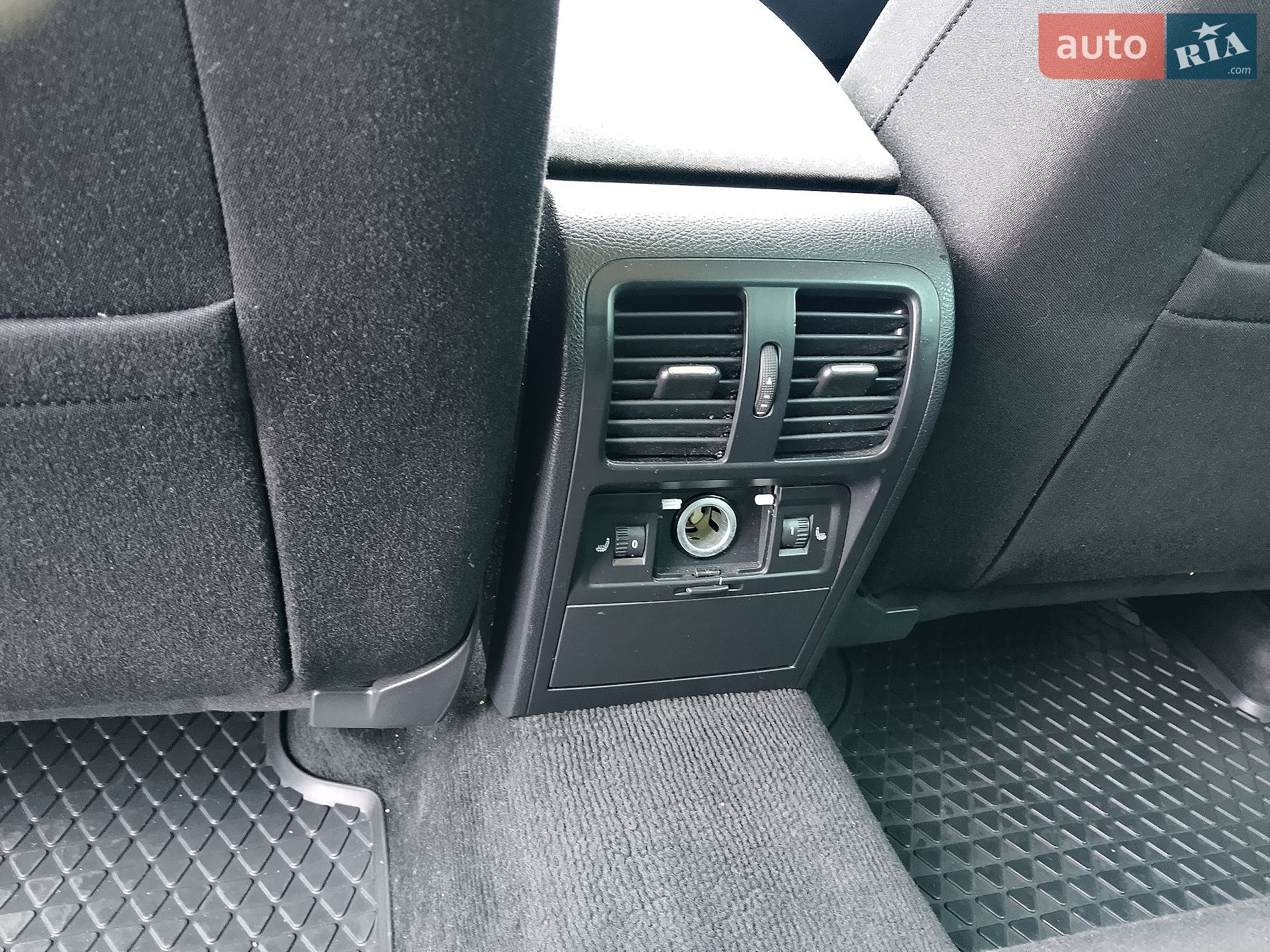 Volkswagen Passat 2011 VIN WVWZZZ3CZCE025733 фото оголошення 6 з 14