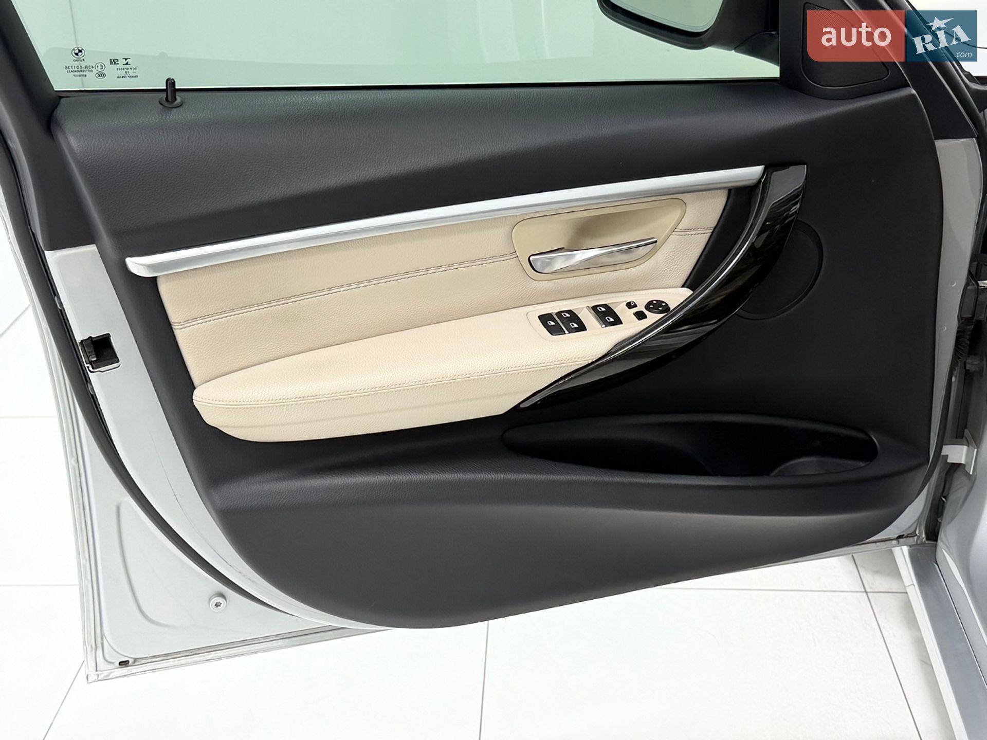 BMW 3 Series 2018 VIN WBA8E1C52JA758643 фото оголошення 20 з 35