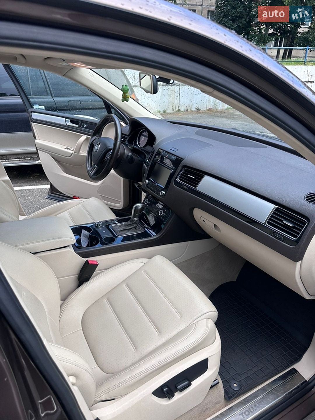 Volkswagen Touareg 2011 VIN WVGFK9BP1CD004716 фото оголошення 10 з 13