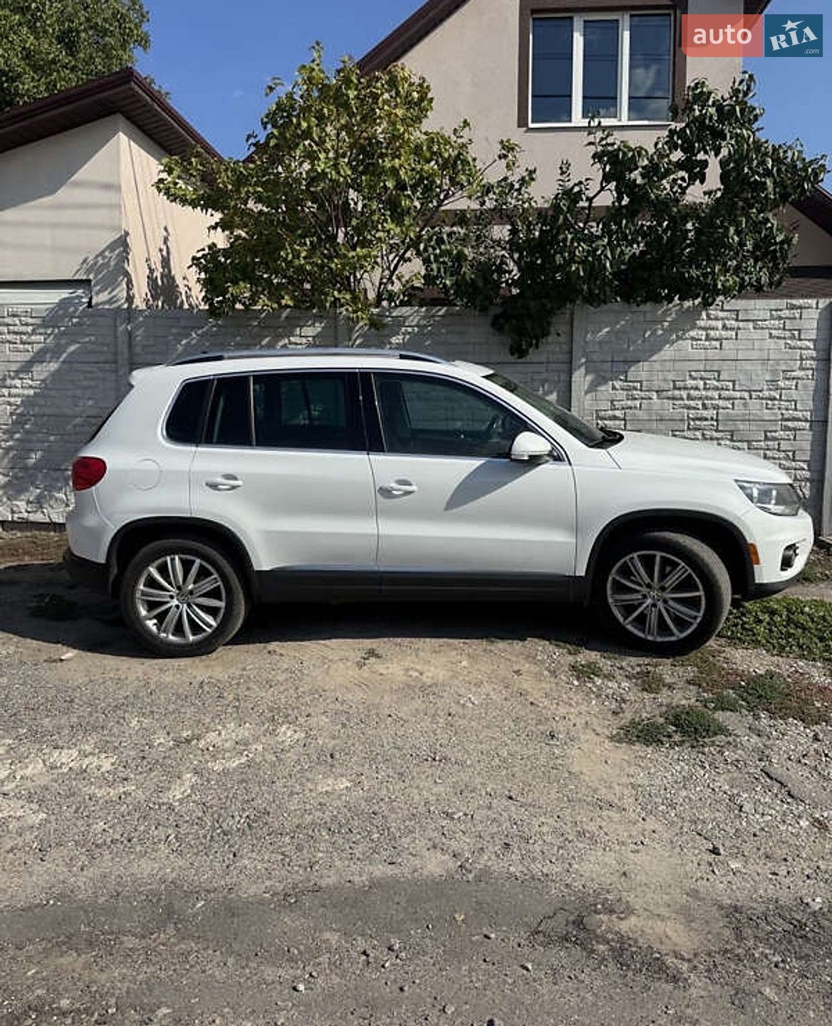 Volkswagen Tiguan 2015 VIN WVGBV7AX9FW116247 фото оголошення 3 з 10