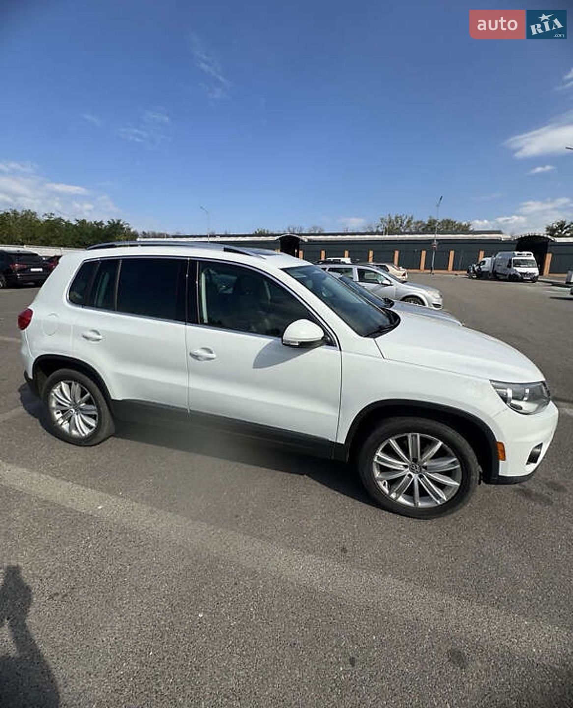 Volkswagen Tiguan 2015 VIN WVGBV7AX9FW116247 фото оголошення 4 з 10