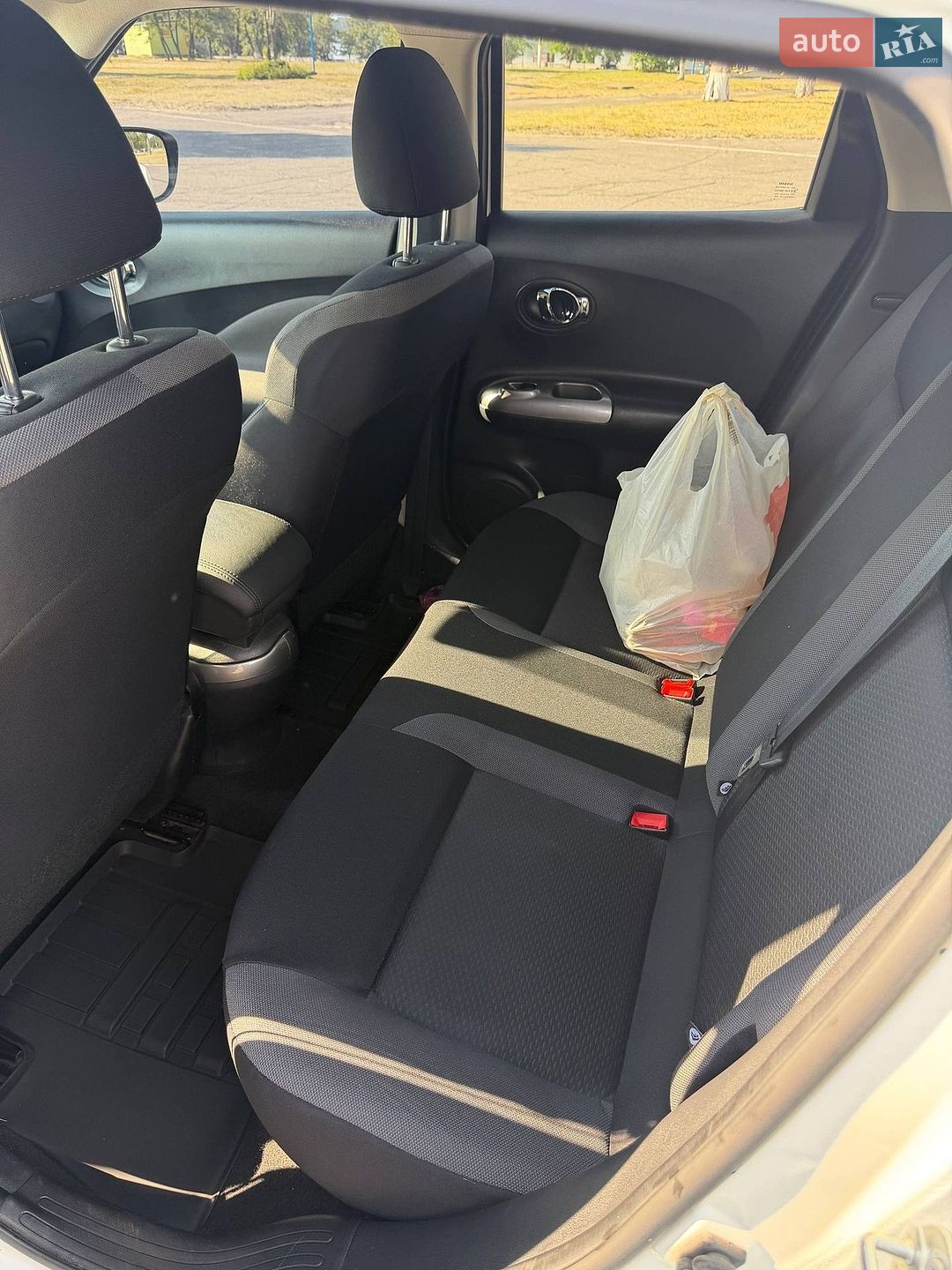 Nissan Juke 2019 VIN SJNFBAF15U8062732 фото оголошення 2 з 8