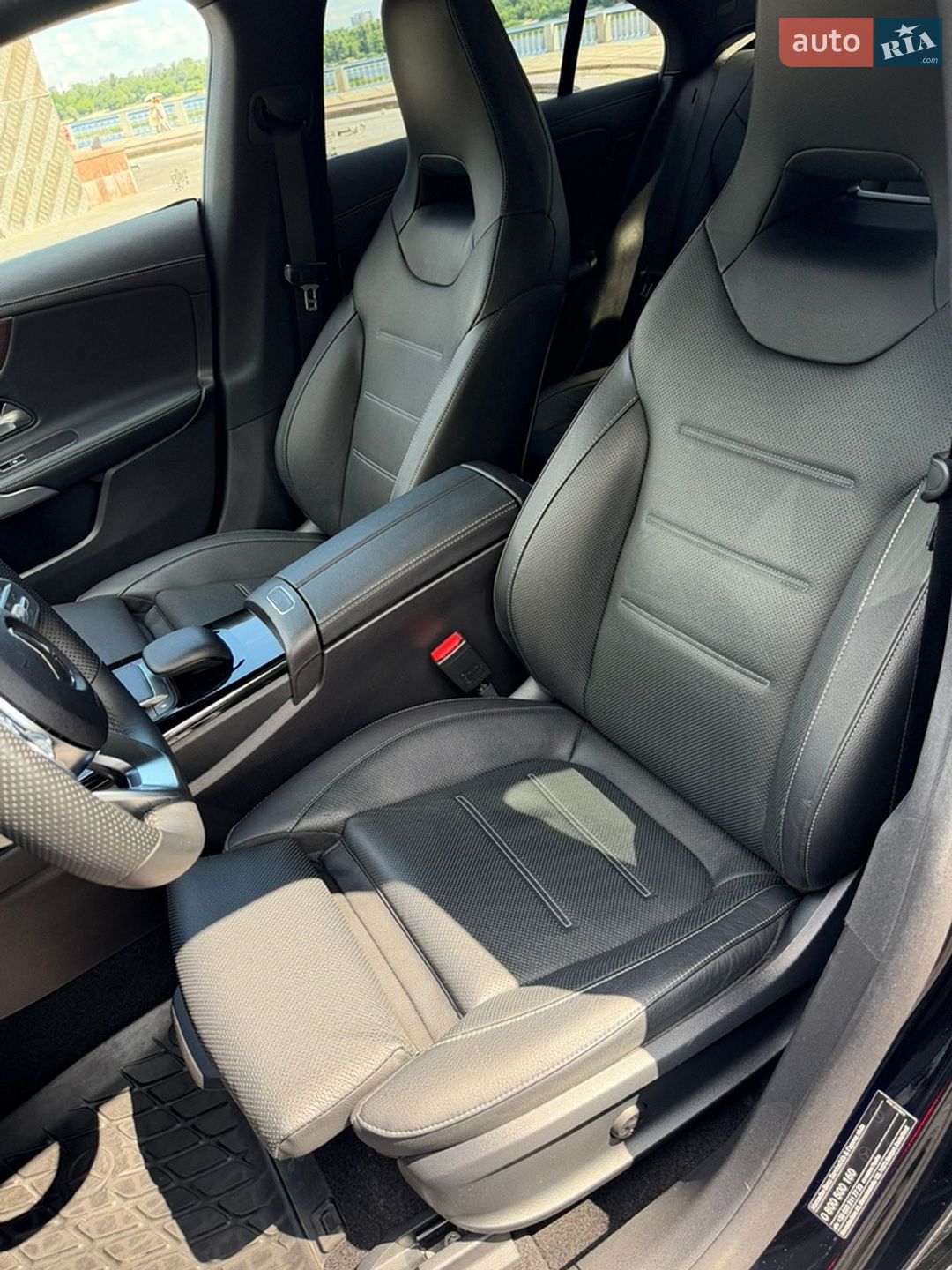 Mercedes-Benz CLA-Class 2020 VIN W1K1183471N165502 фото оголошення 19 з 53