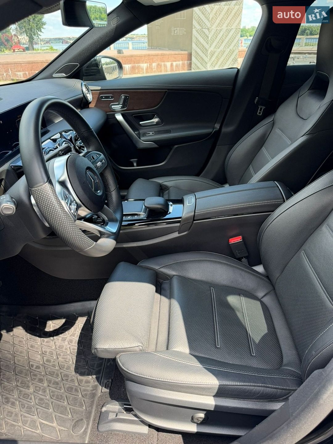 Mercedes-Benz CLA-Class 2020 VIN W1K1183471N165502 фото оголошення 22 з 53
