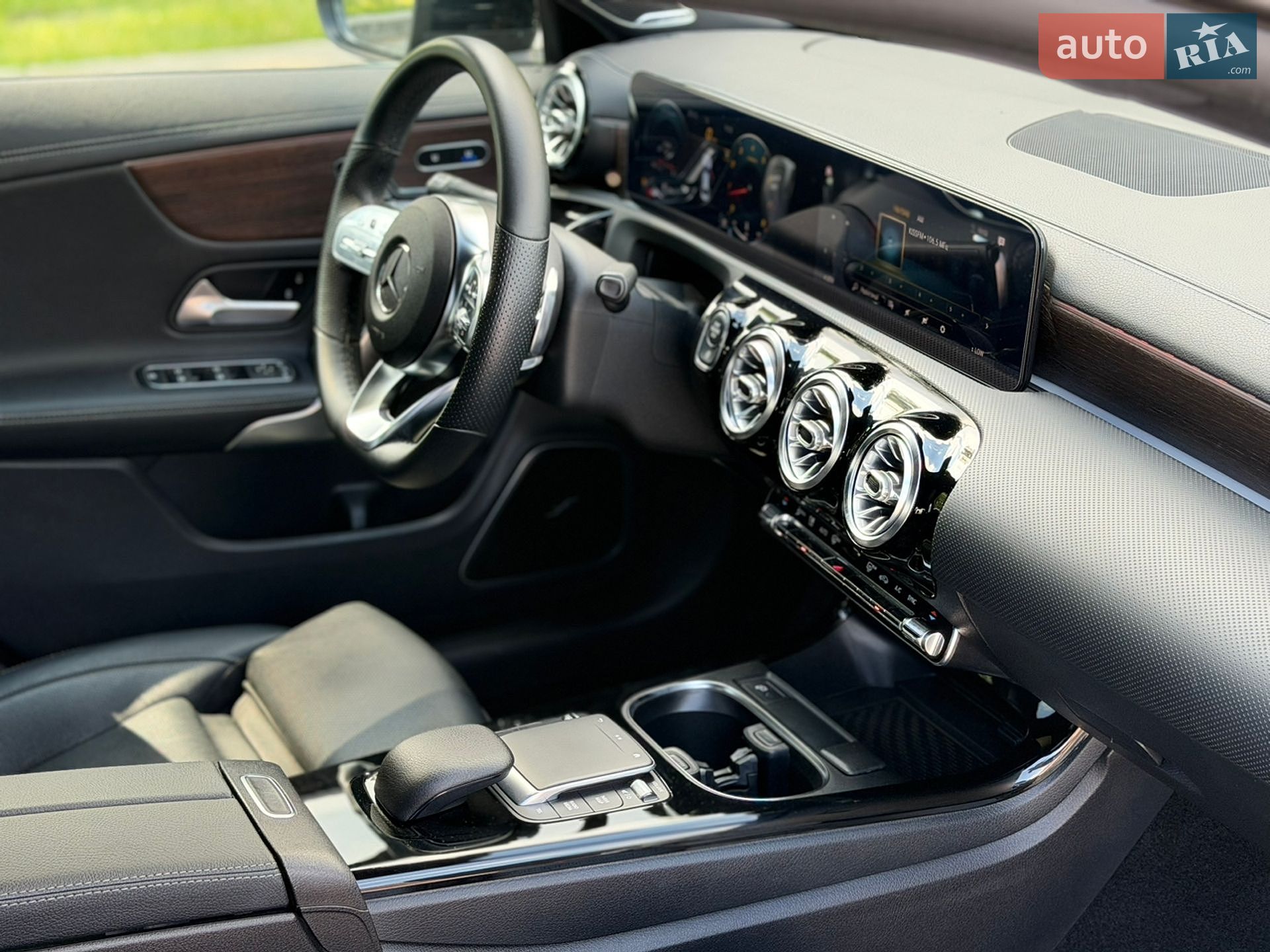 Mercedes-Benz CLA-Class 2020 VIN W1K1183471N165502 фото оголошення 39 з 53