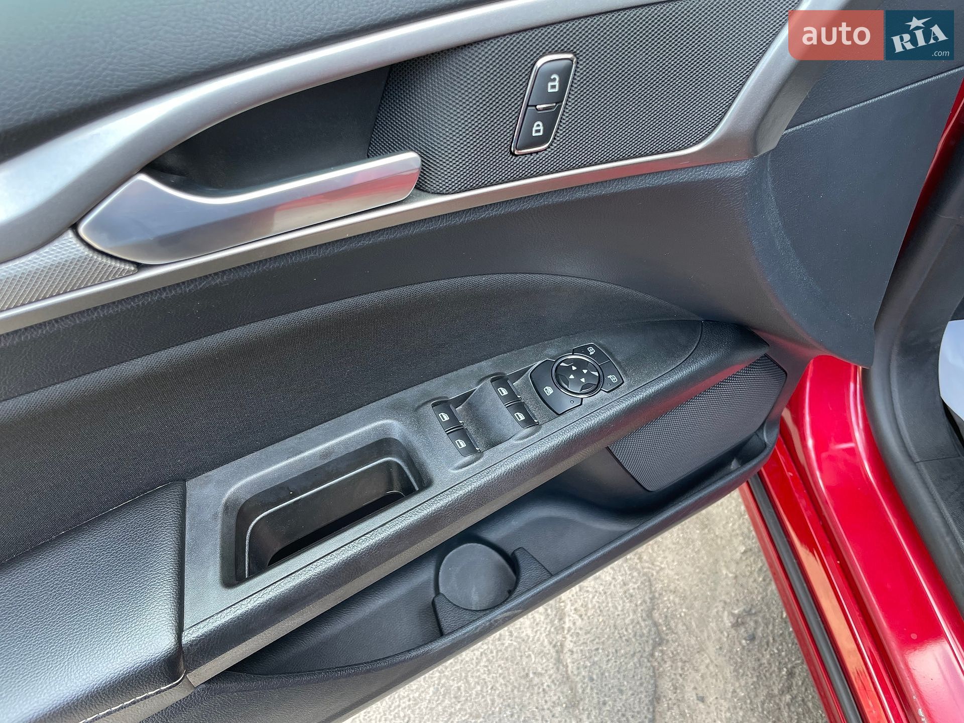Ford Fusion 2020 VIN 3FA6P0T93LR157922 фото оголошення 35 з 112