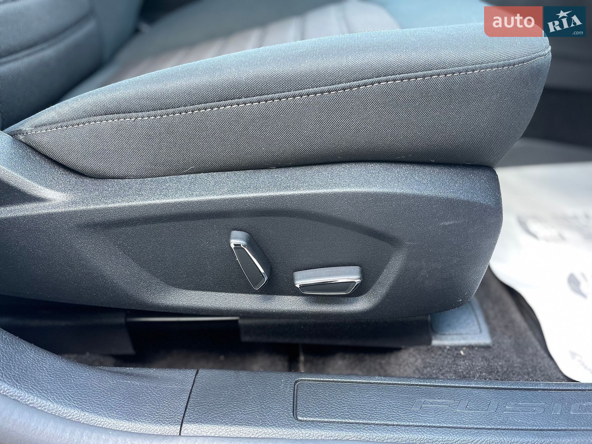 Ford Fusion 2020 VIN 3FA6P0T93LR157922 фото оголошення 62 з 112