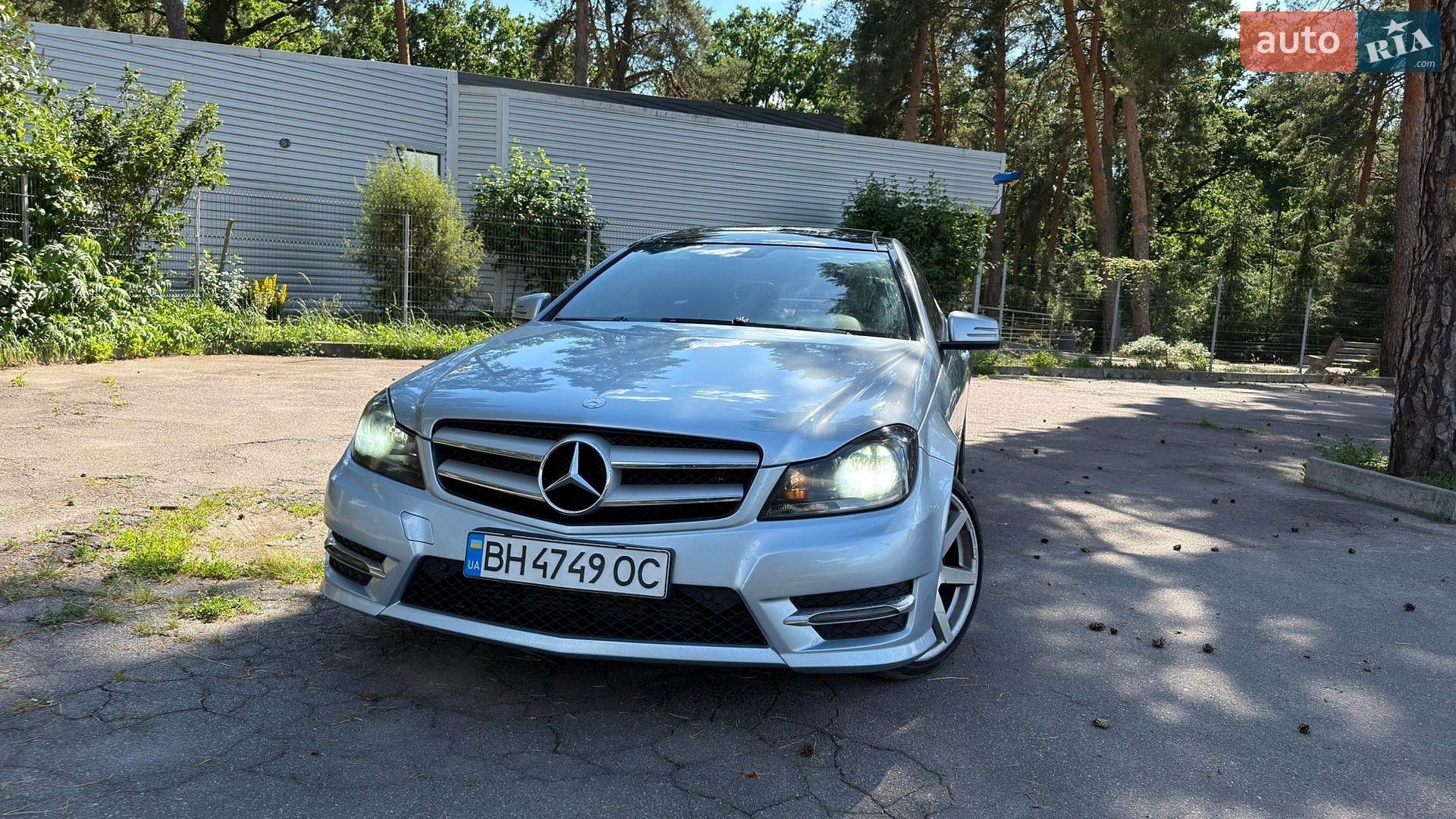 Mercedes-Benz C-Class 2012 VIN WDDGJ4HB3DG055327 фото оголошення 10 з 32