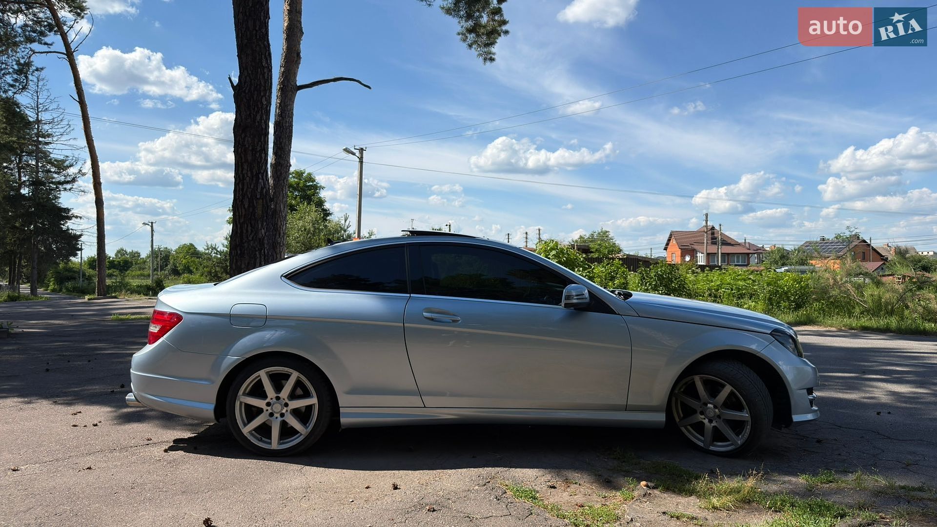 Mercedes-Benz C-Class 2012 VIN WDDGJ4HB3DG055327 фото оголошення 4 з 32