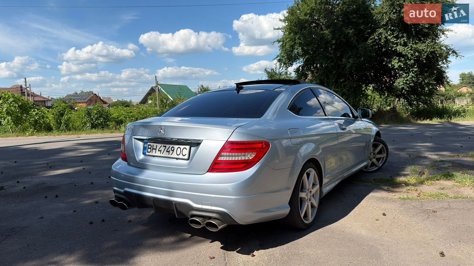 Mercedes-Benz C-Class 2012 VIN WDDGJ4HB3DG055327 фото оголошення 5 з 32