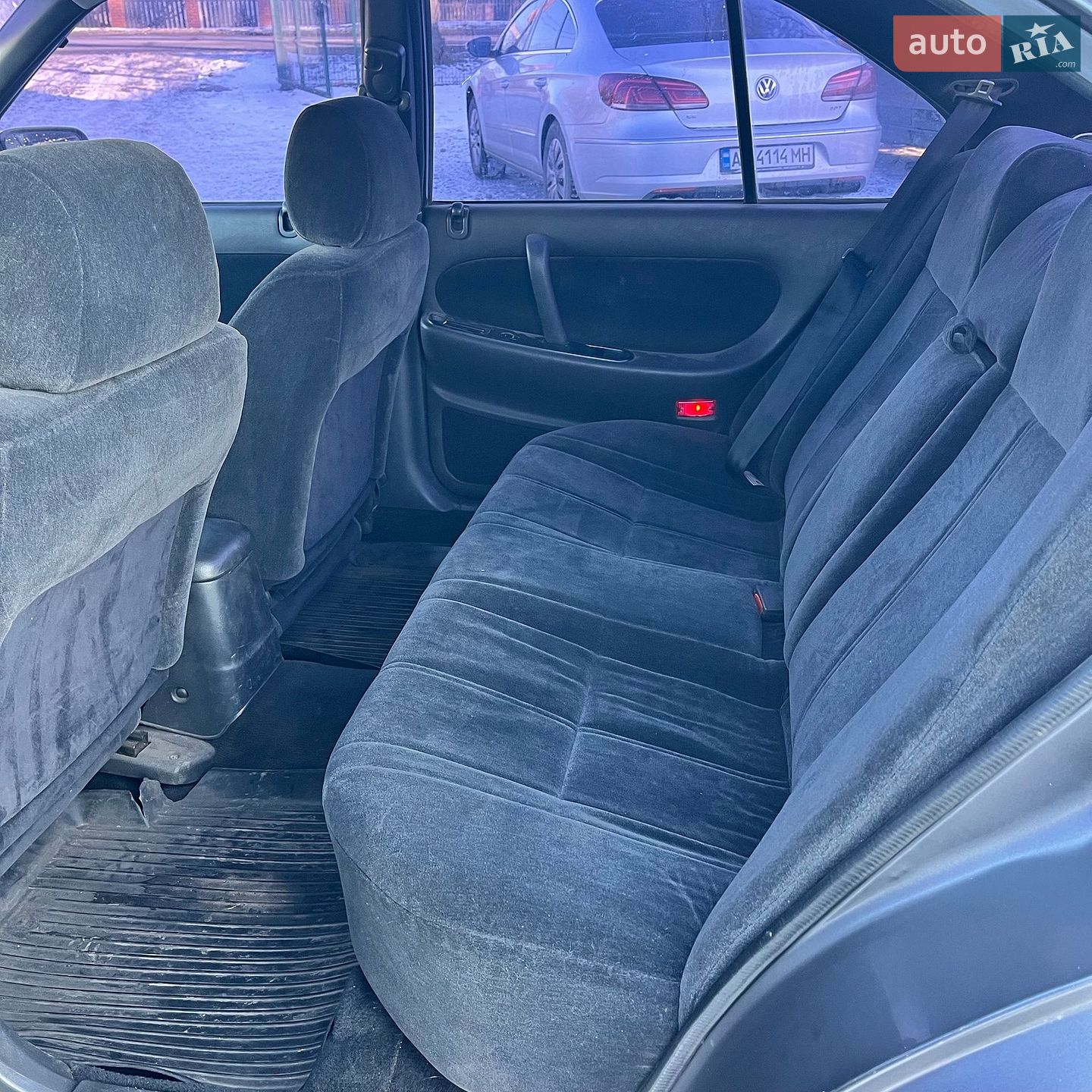 Nissan Maxima 1989 VIN JN100HJ30U0002596 фото оголошення 9 з 12
