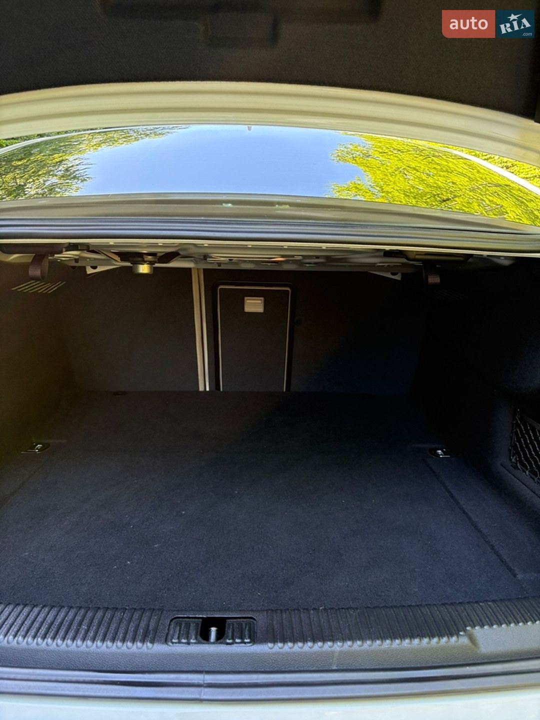 Audi A6 2015 VIN WAUGFAFC4GN019892 фото оголошення 33 з 54