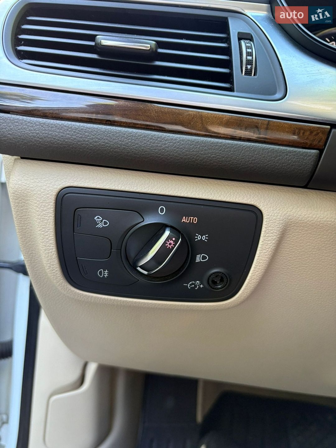 Audi A6 2015 VIN WAUGFAFC4GN019892 фото оголошення 50 з 54