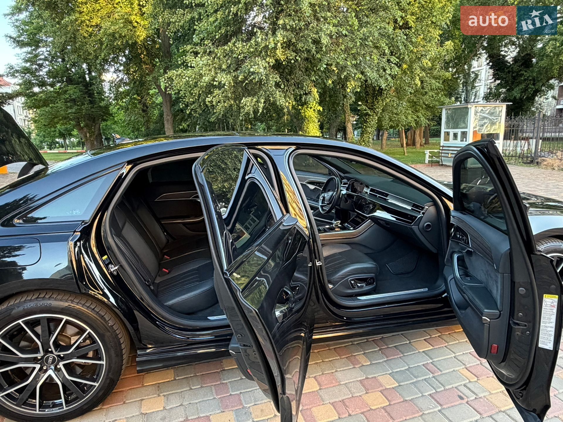Audi A8 2020 VIN WAU8DAF86MN007714 фото оголошення 24 з 33