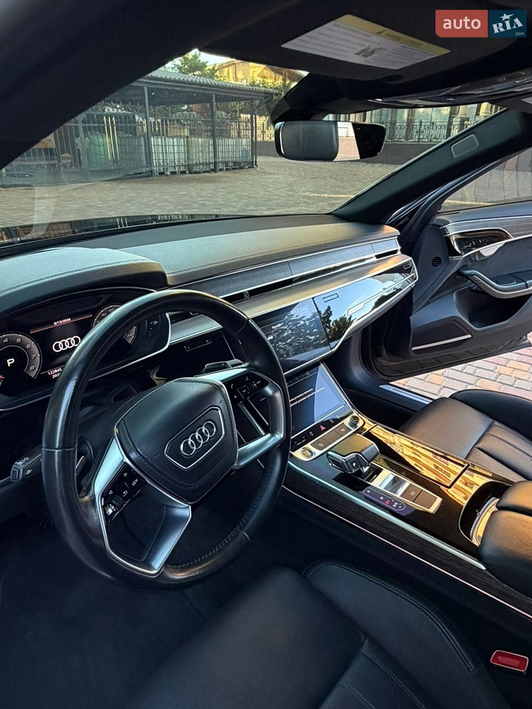 Audi A8 2020 VIN WAU8DAF86MN007714 фото оголошення 25 з 33