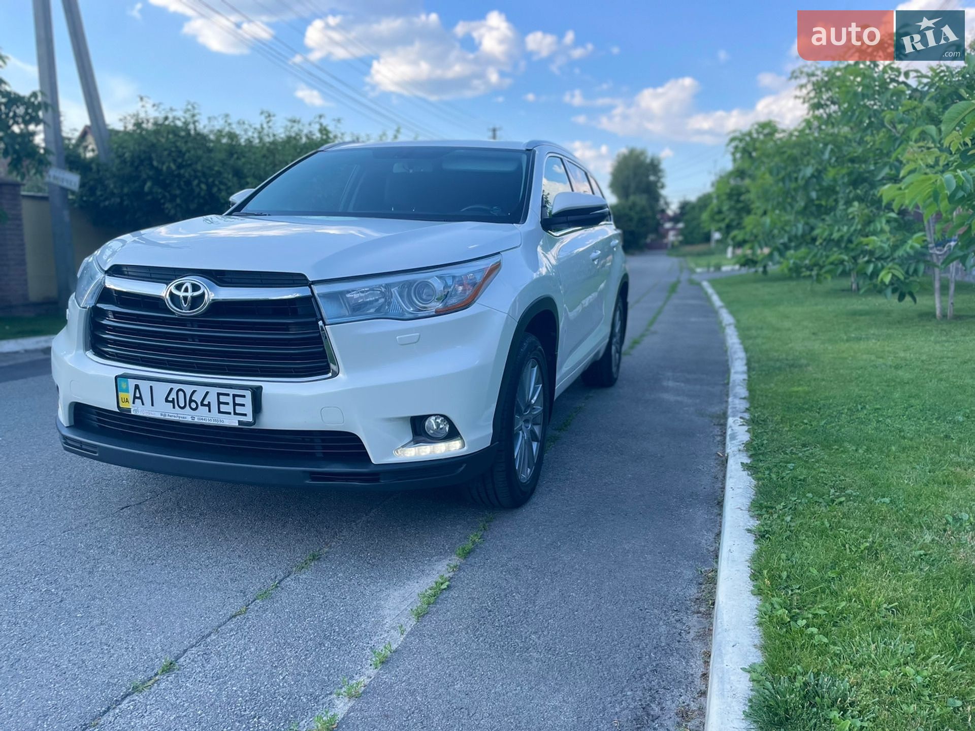 Toyota Highlander 2014 VIN 5TDBKRFH90S016456 фото оголошення 2 з 24