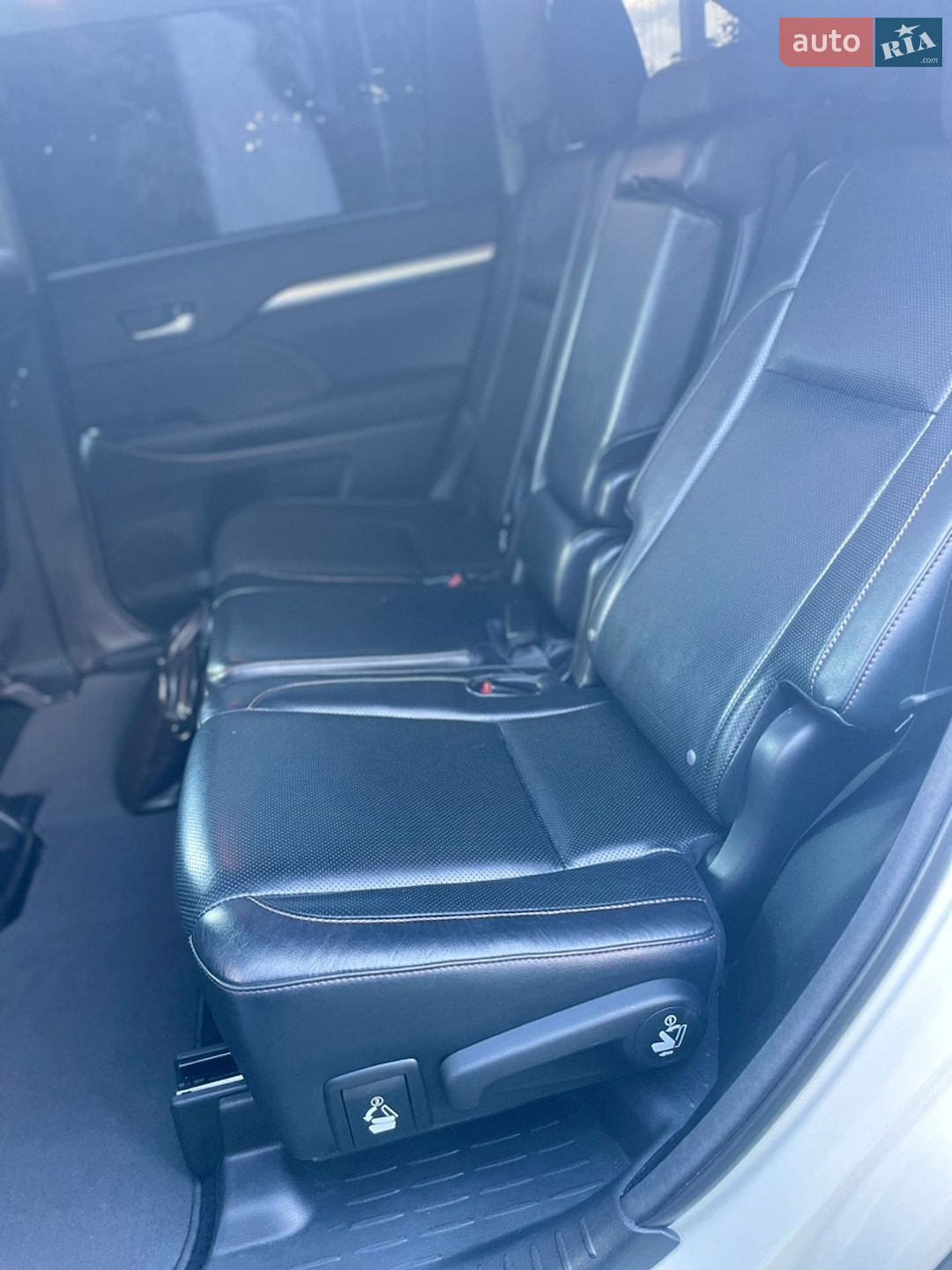 Toyota Highlander 2014 VIN 5TDBKRFH90S016456 фото оголошення 17 з 24