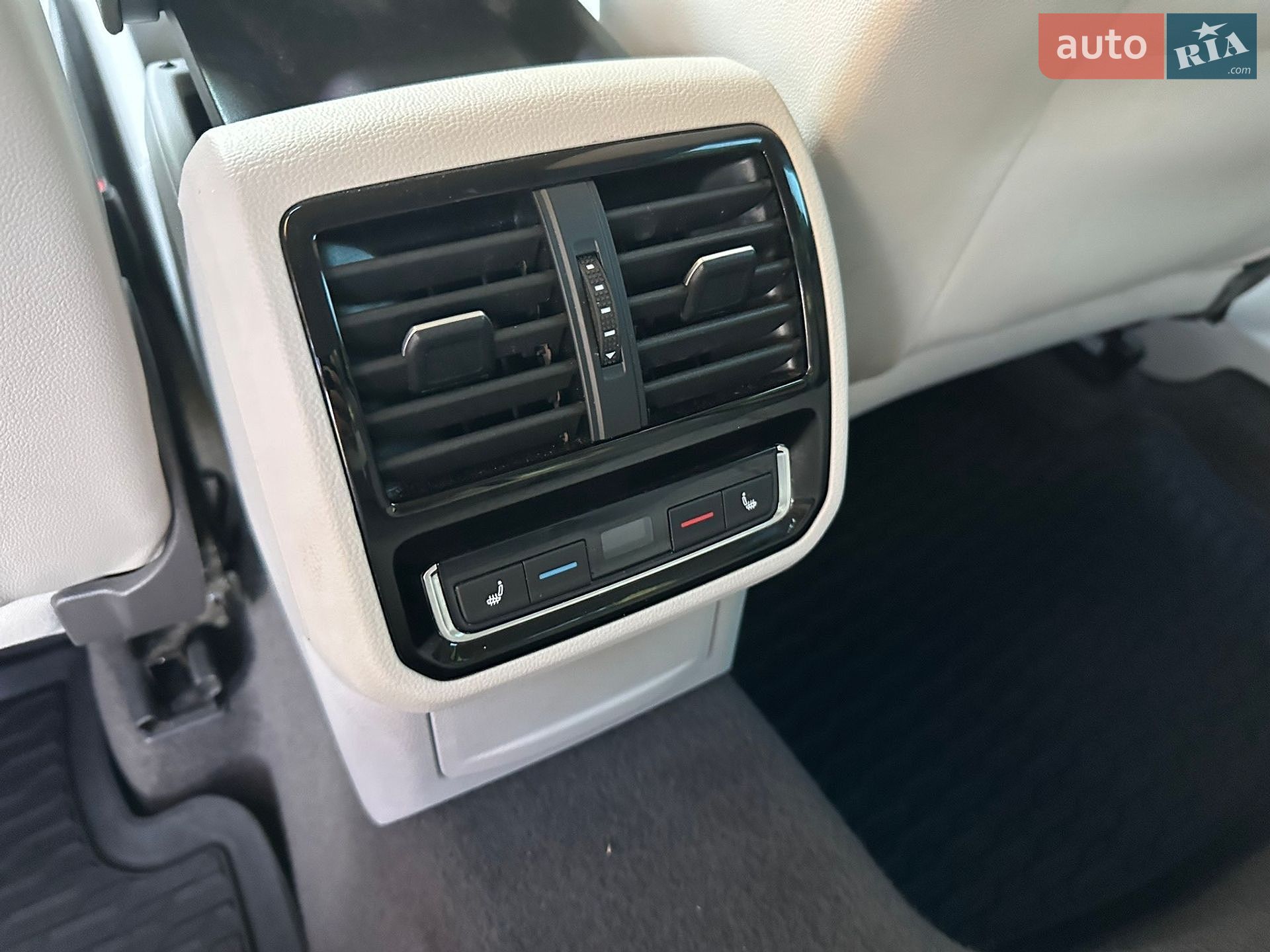 Volkswagen Passat 2020 VIN WVWZZZ3CZLE063052 фото оголошення 74 з 111