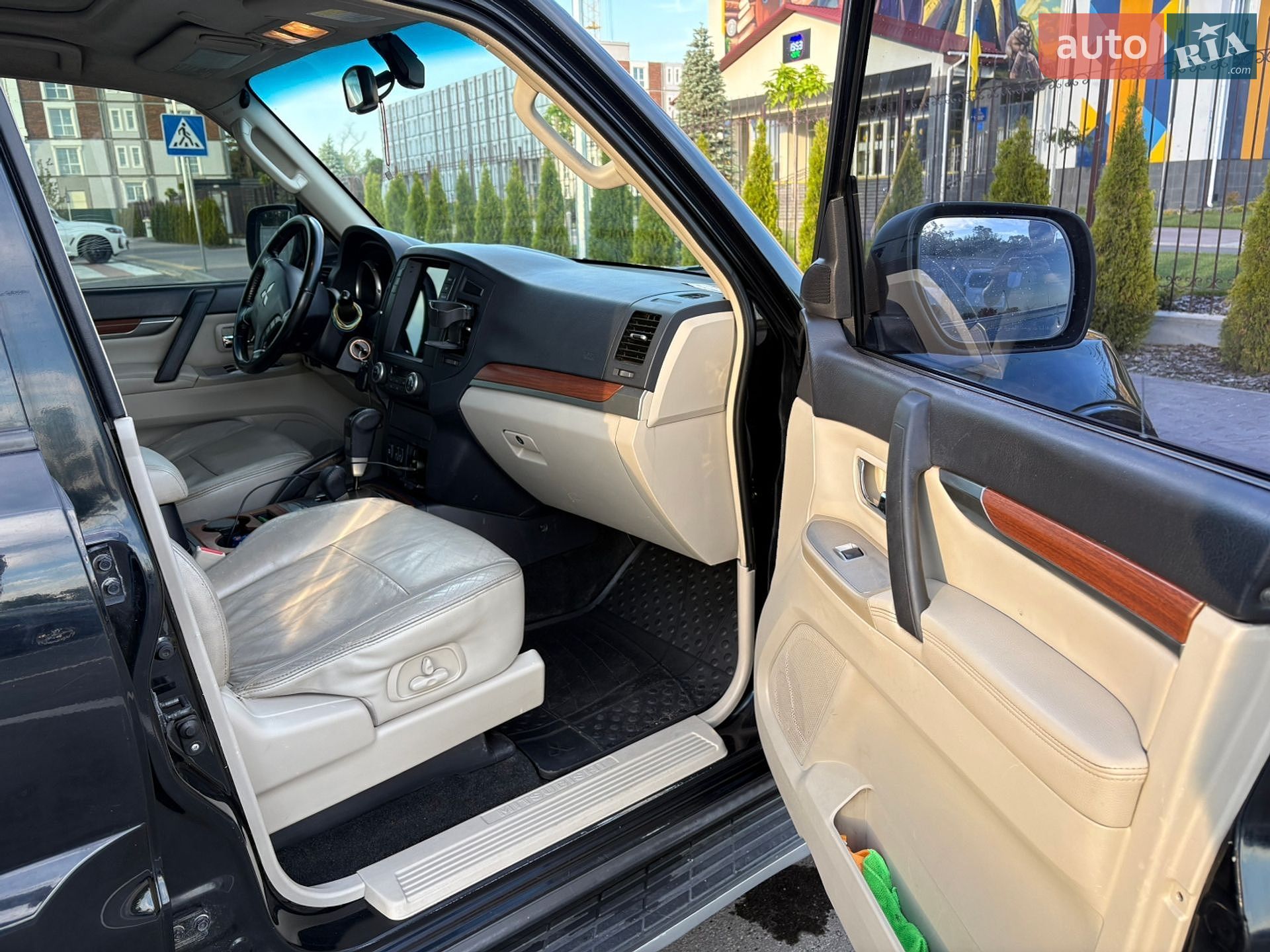 Mitsubishi Pajero 2007 VIN JMYLRV93W7J712930 фото оголошення 12 з 20