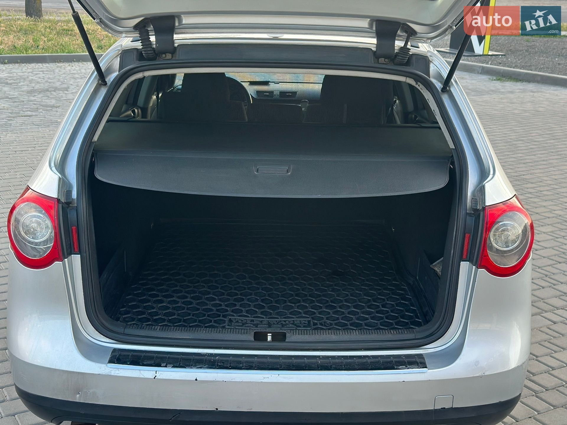 Volkswagen Passat 2007 VIN WVWZZZ3CZ8E120901 фото оголошення 2 з 9
