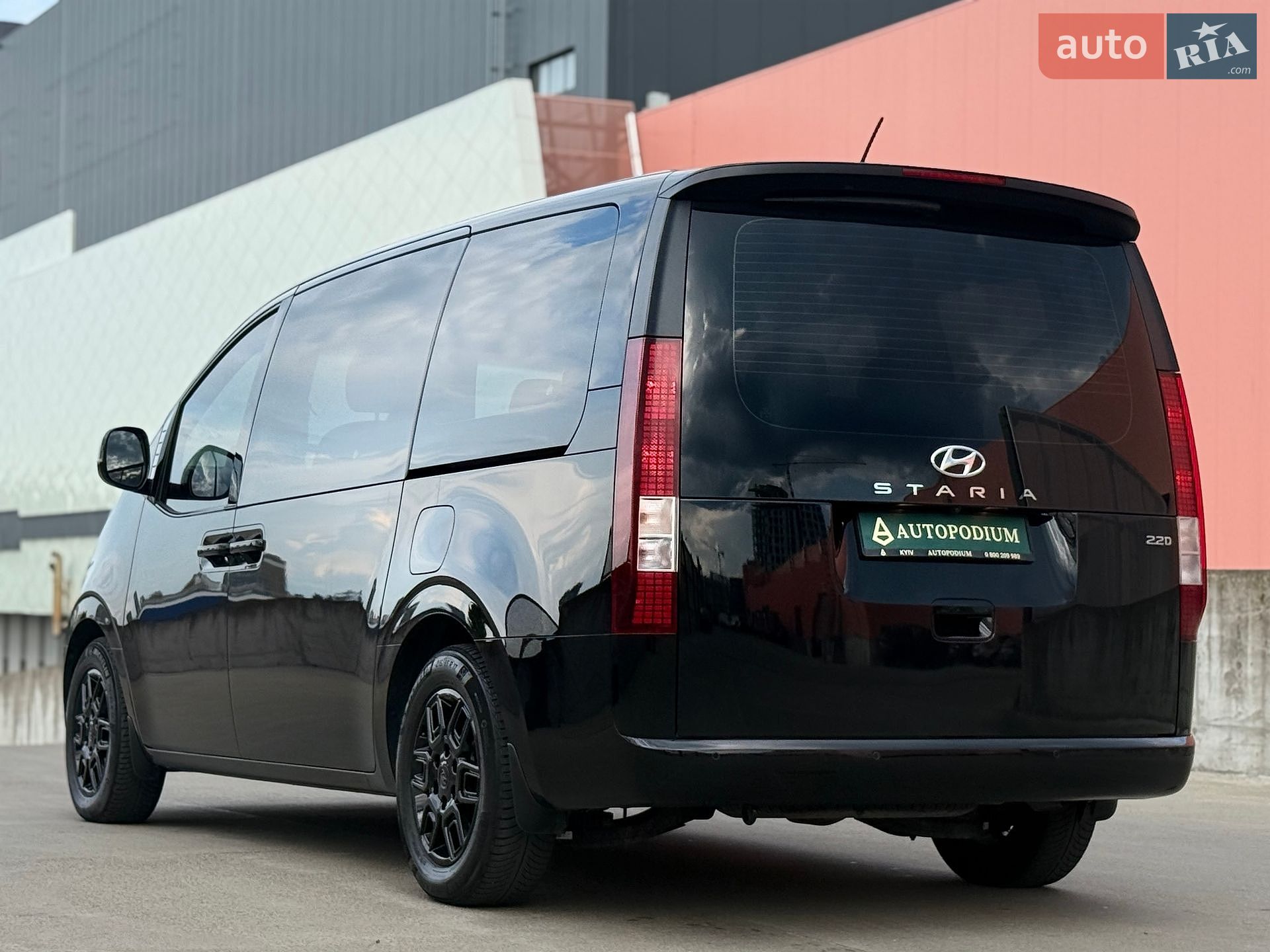 Hyundai Staria 2023 VIN KMHYC811BPU100658 фото оголошення 12 з 58