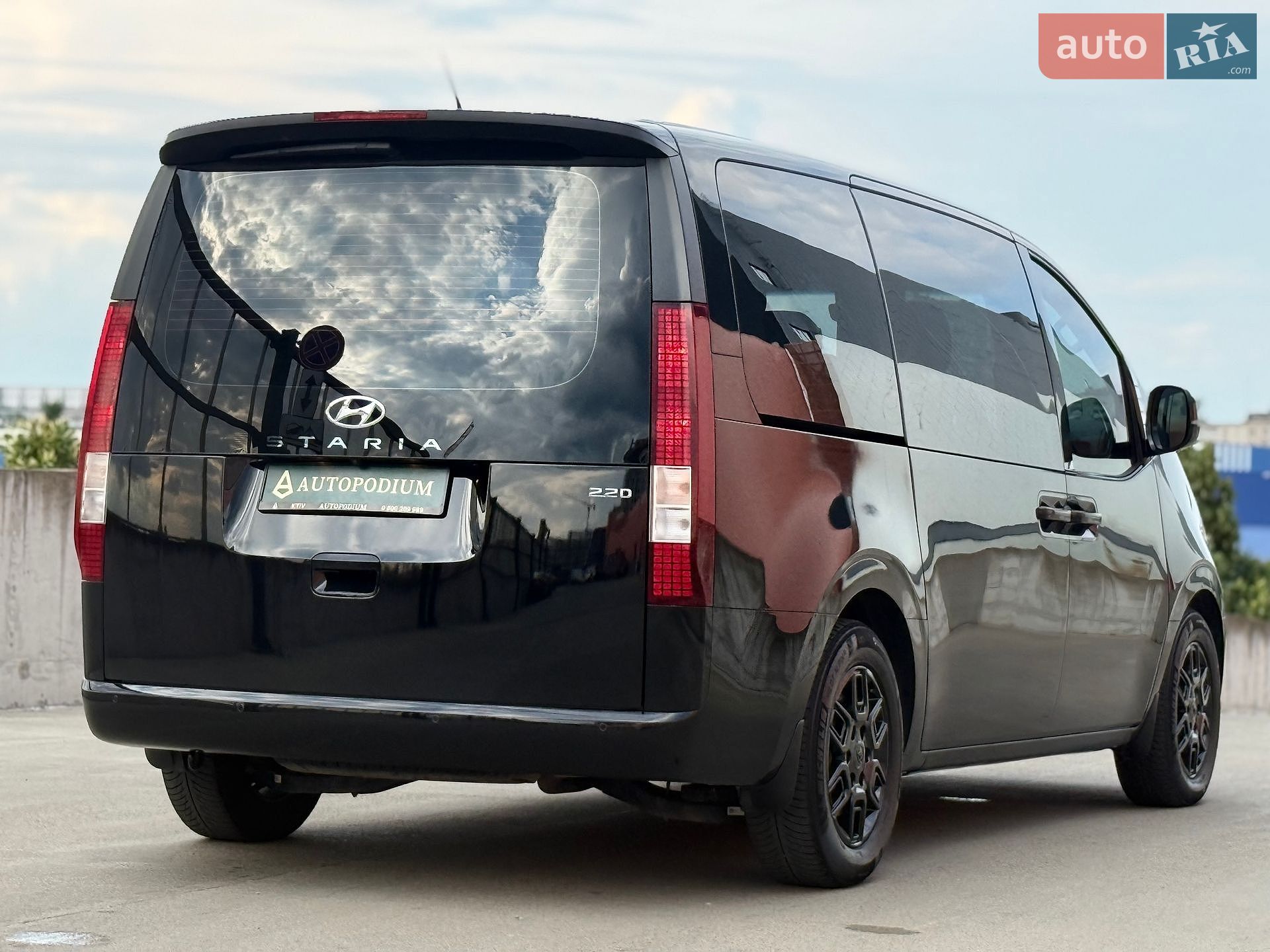 Hyundai Staria 2023 VIN KMHYC811BPU100658 фото оголошення 14 з 58