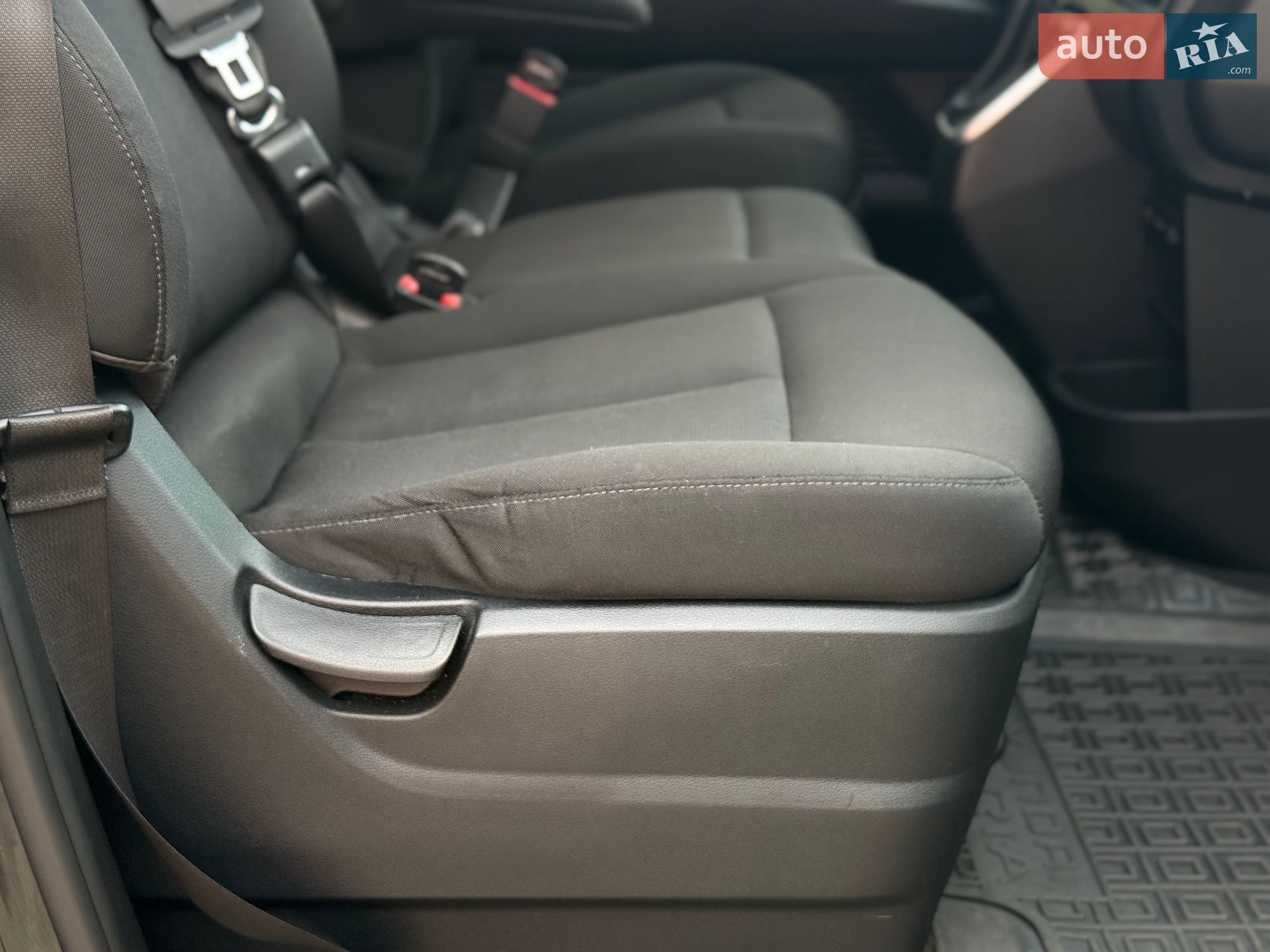 Hyundai Staria 2023 VIN KMHYC811BPU100658 фото оголошення 42 з 58