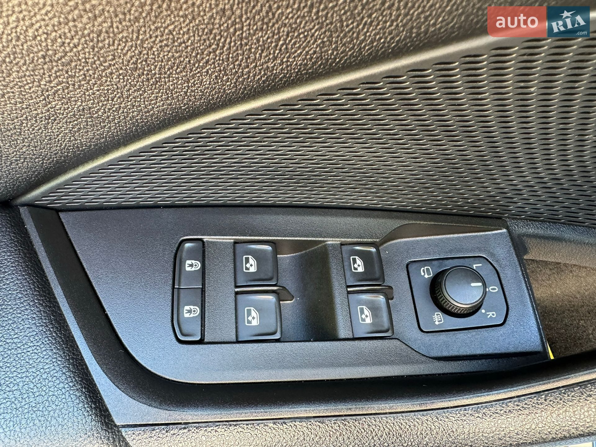 Skoda Octavia 2020 VIN TMBJJ9NX2MY007339 фото оголошення 14 з 33