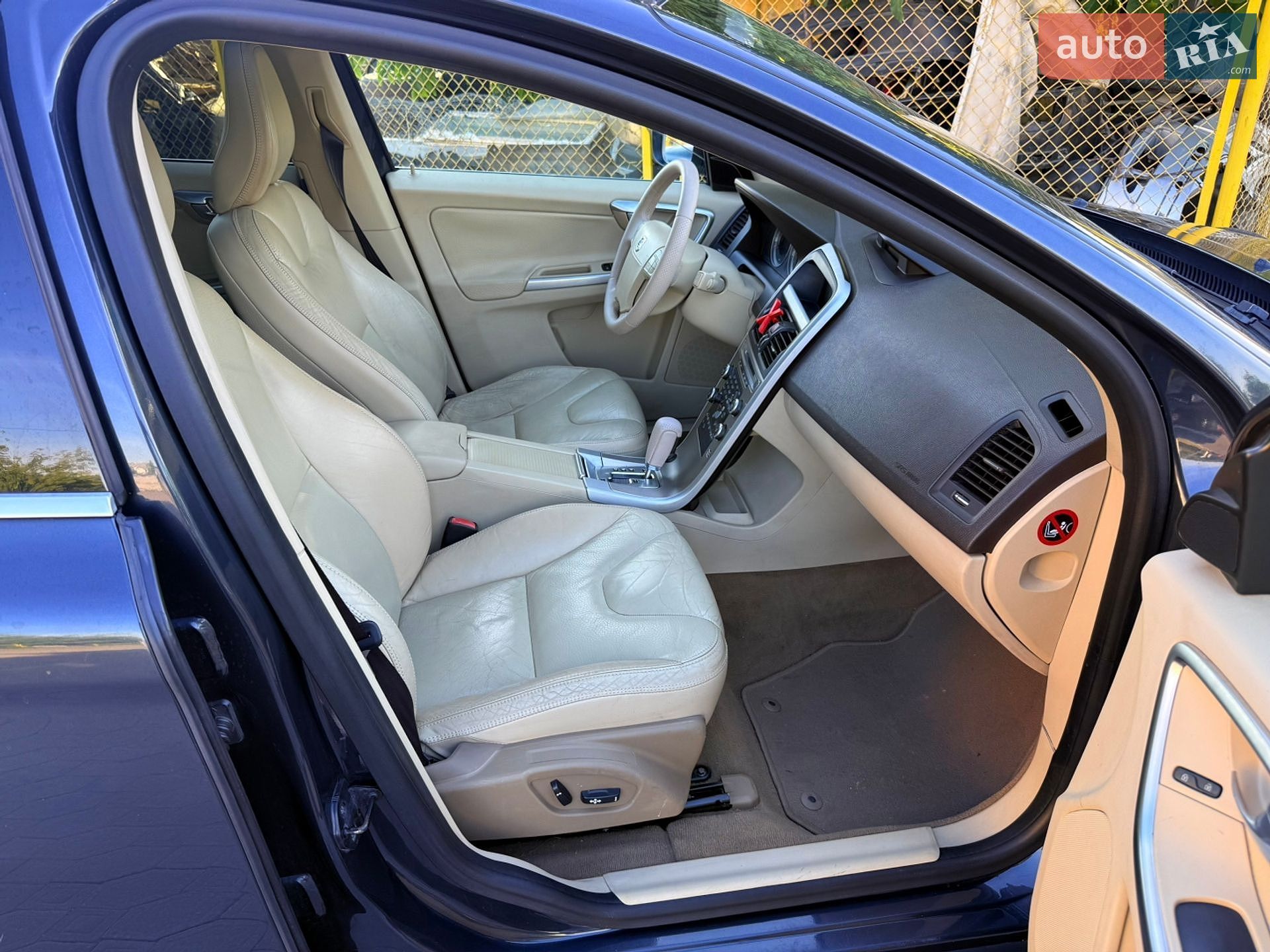 Volvo XC60 2009 VIN YV4992DZ2A2086416 фото оголошення 48 з 60
