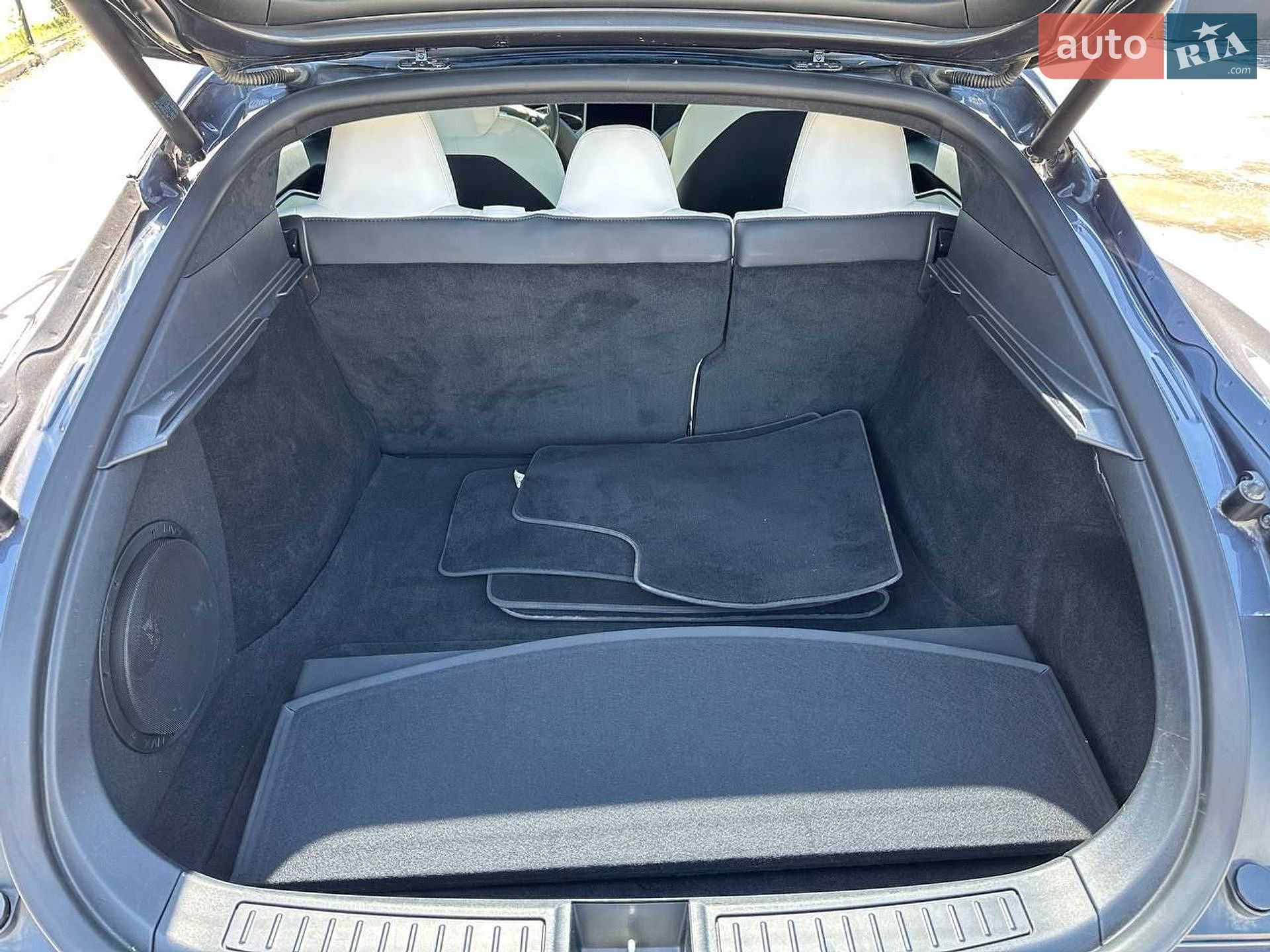 Tesla Model S 2020 VIN 5YJSA1E20MF425327 фото оголошення 18 з 43