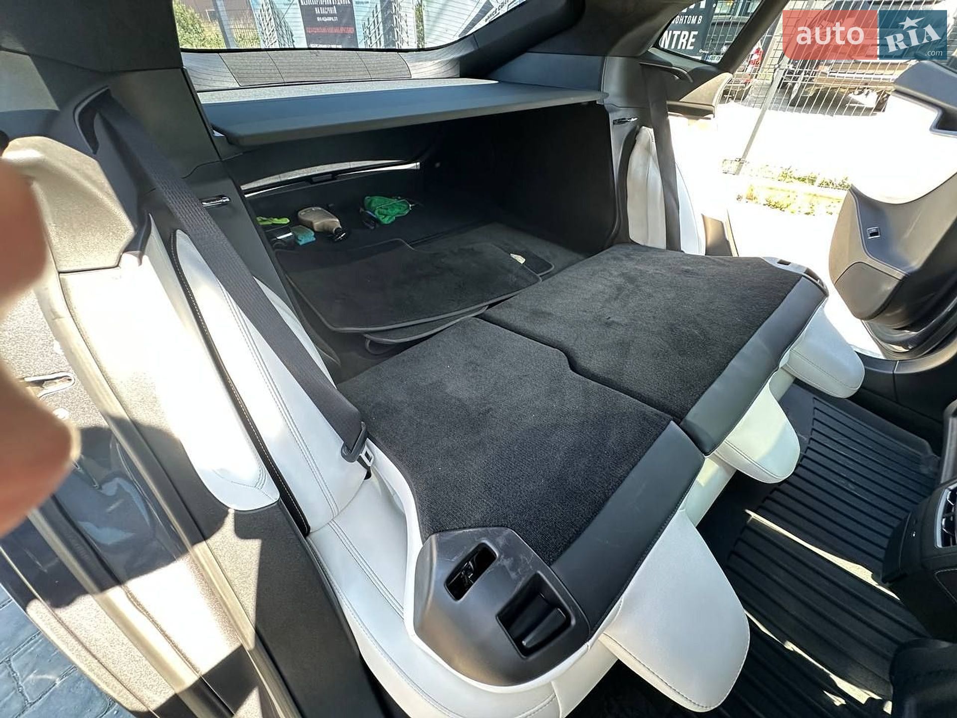 Tesla Model S 2020 VIN 5YJSA1E20MF425327 фото оголошення 31 з 43