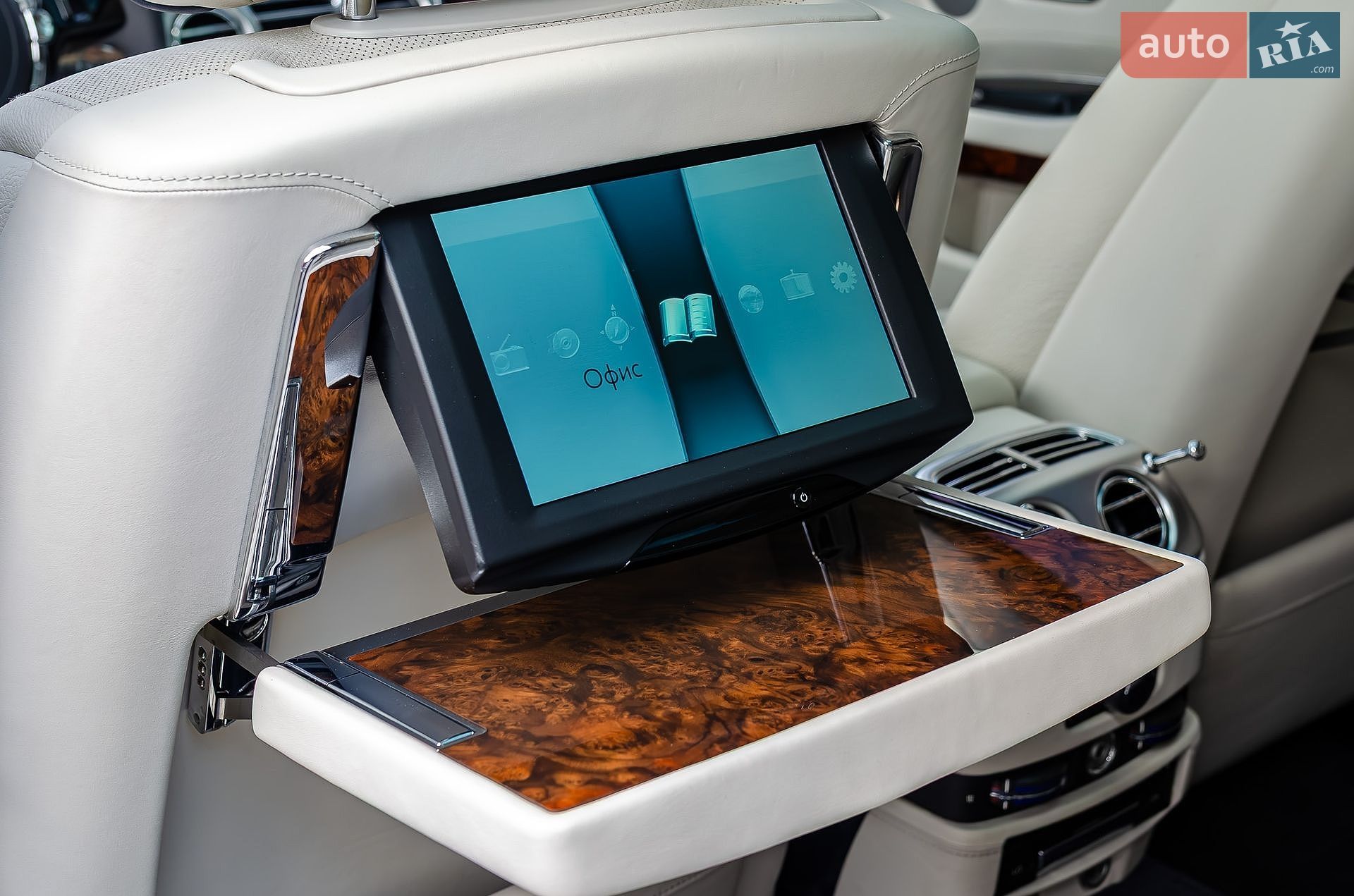 Rolls-Royce Ghost 2015 VIN SCA664S55FUX53413 фото оголошення 38 з 41