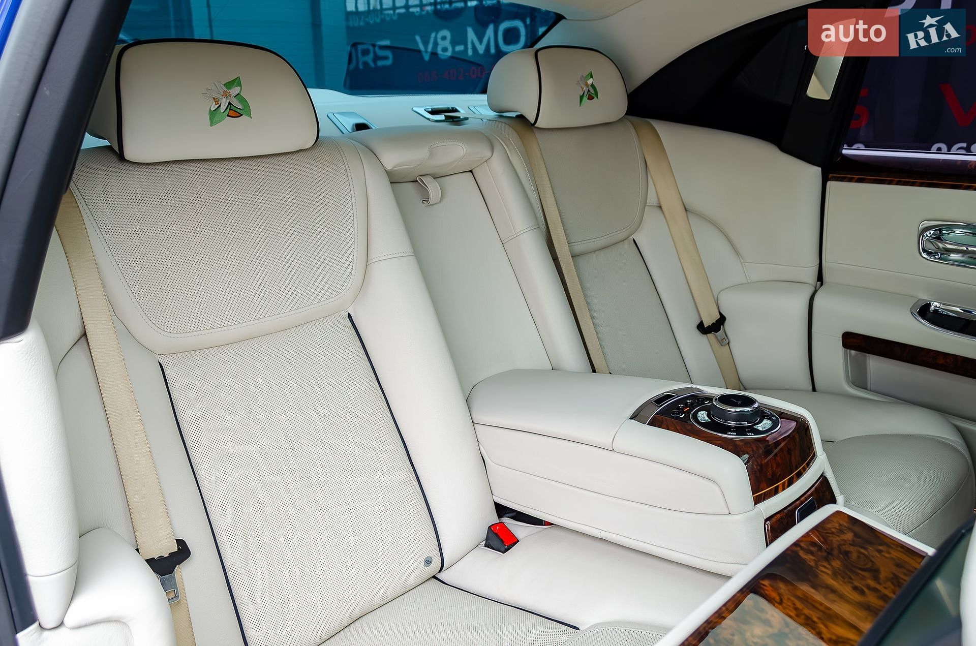 Rolls-Royce Ghost 2015 VIN SCA664S55FUX53413 фото оголошення 39 з 41