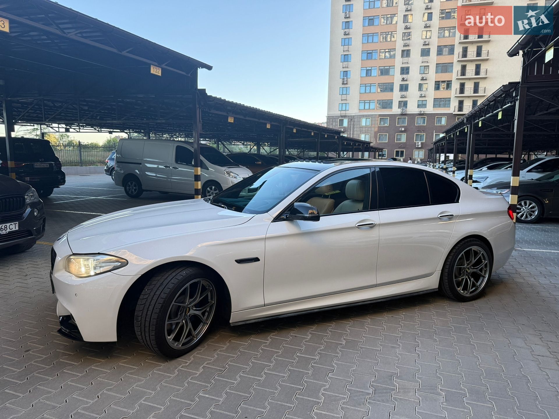 BMW 5 Series 2015 VIN WBA5B1C56GG129002 фото оголошення 6 з 16