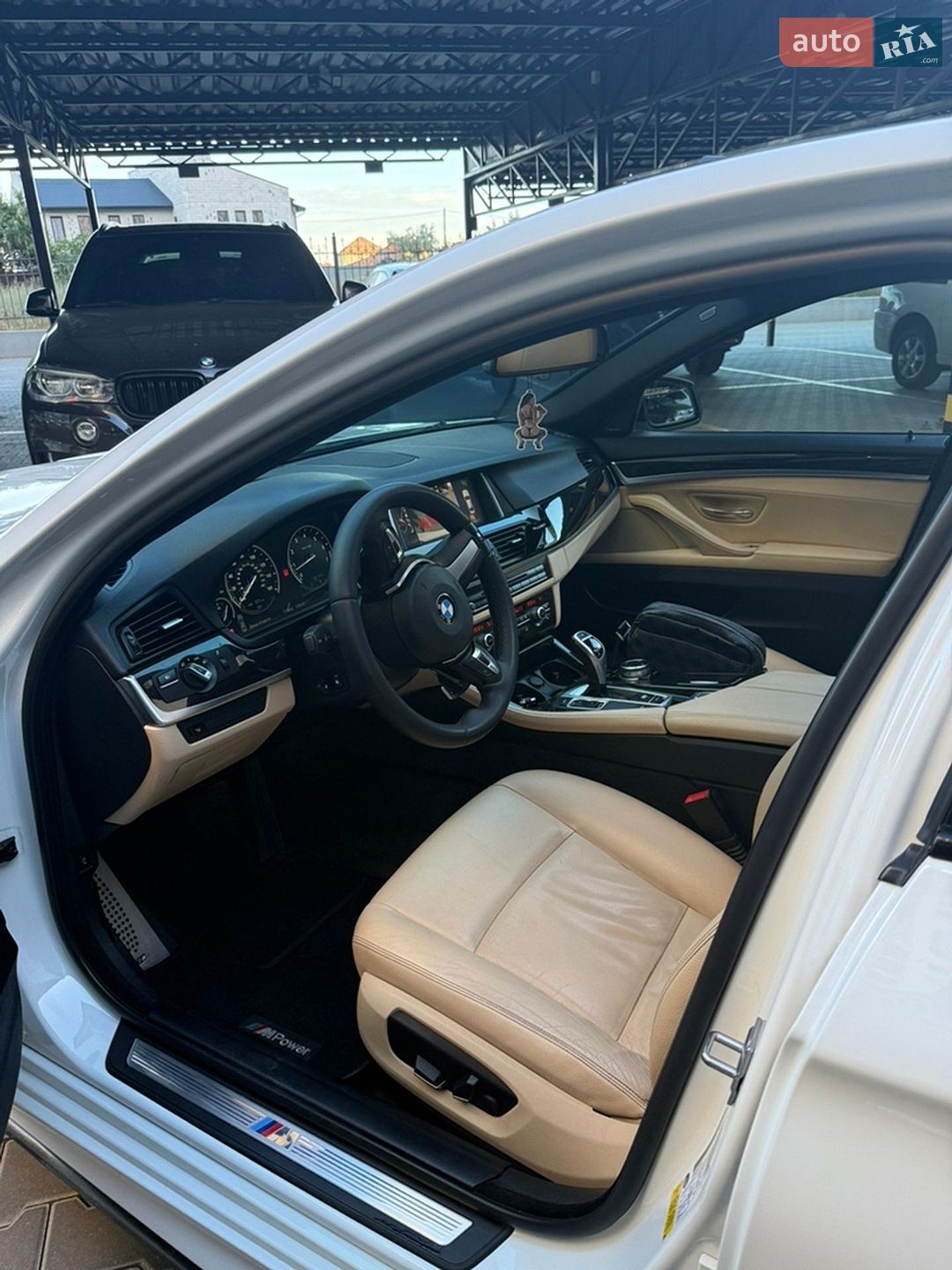 BMW 5 Series 2015 VIN WBA5B1C56GG129002 фото оголошення 14 з 16