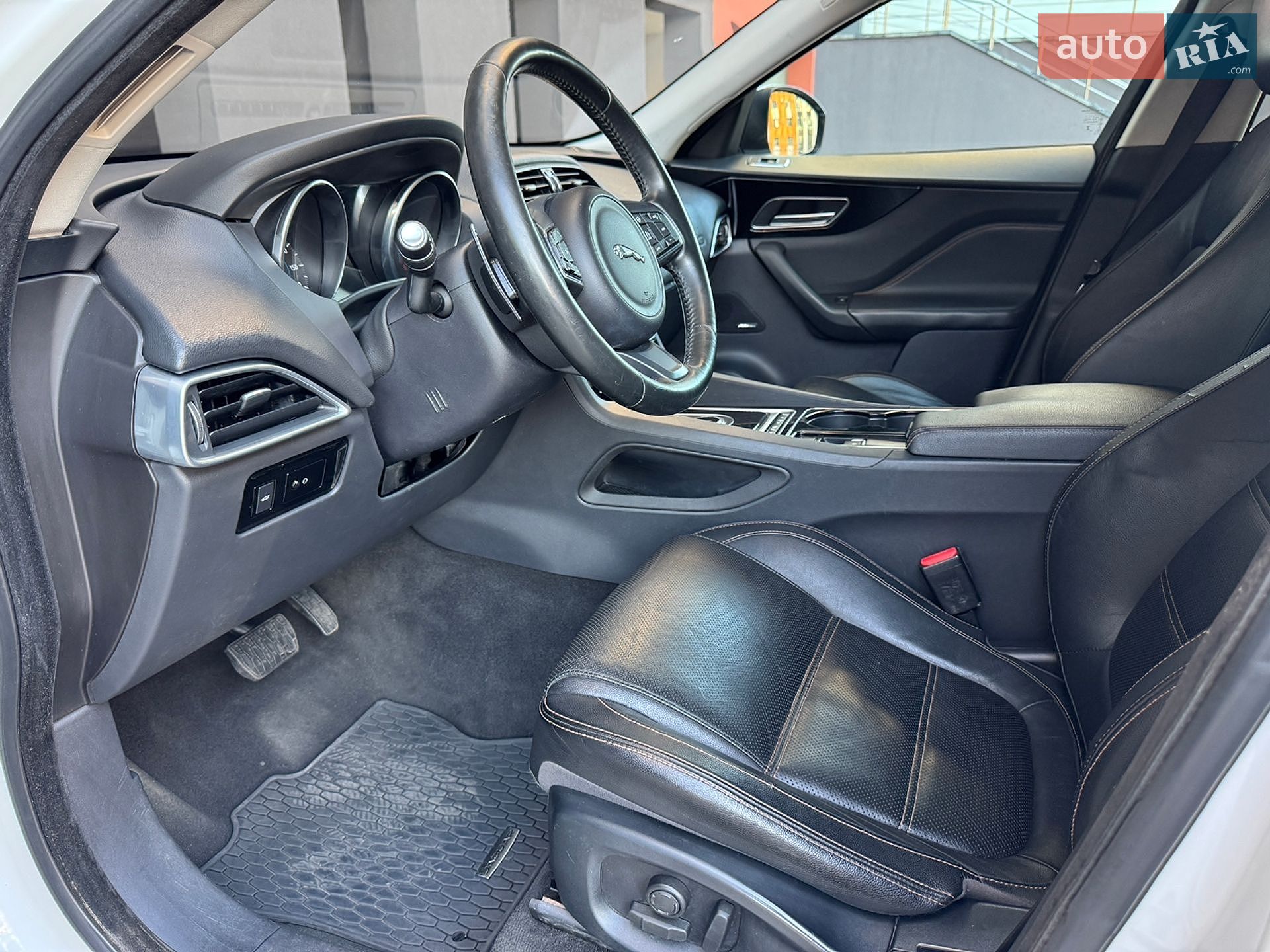 Jaguar F-Pace 2017 VIN SADCK2BN5HA097265 фото оголошення 11 з 25