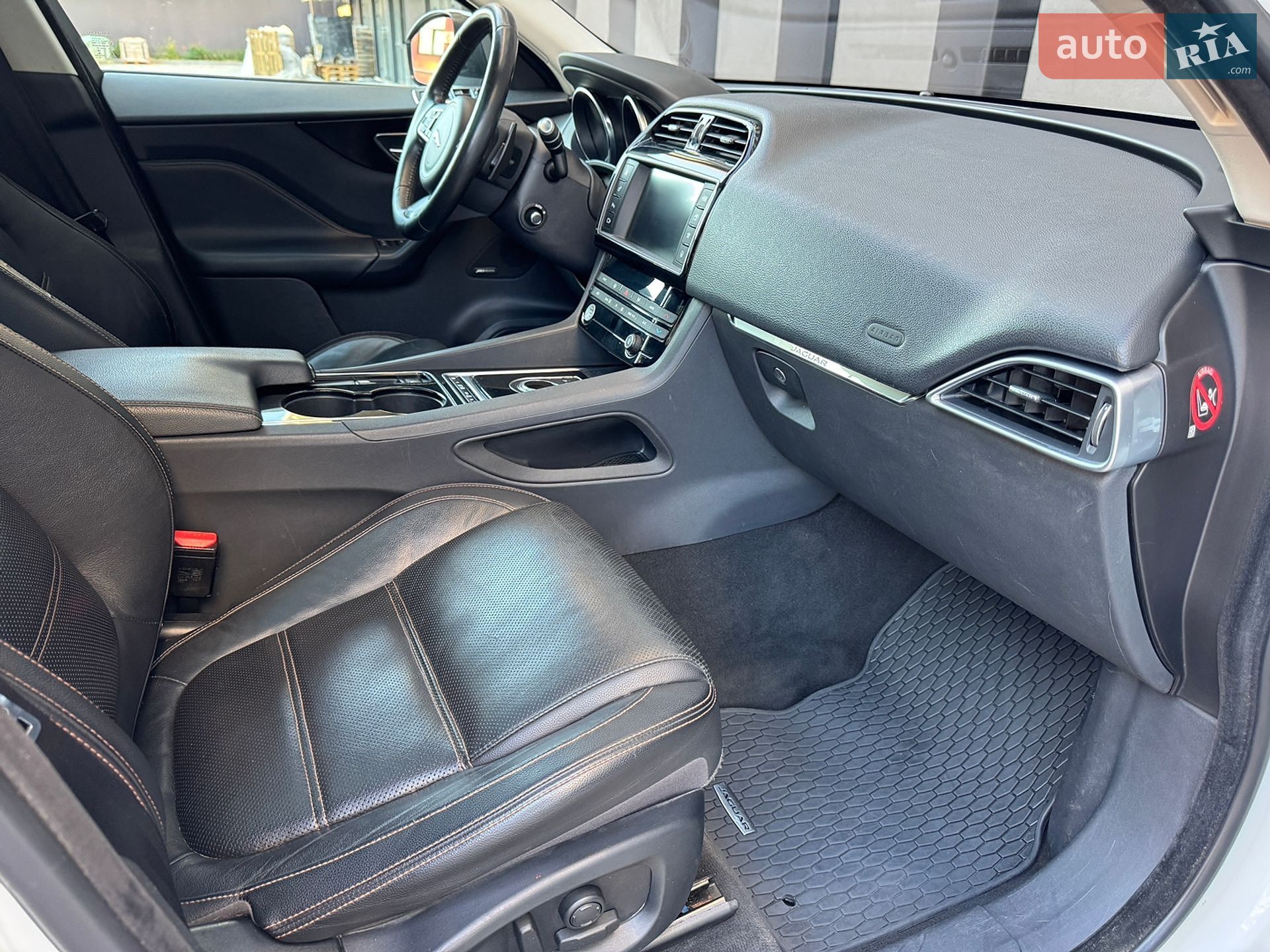 Jaguar F-Pace 2017 VIN SADCK2BN5HA097265 фото оголошення 17 з 25