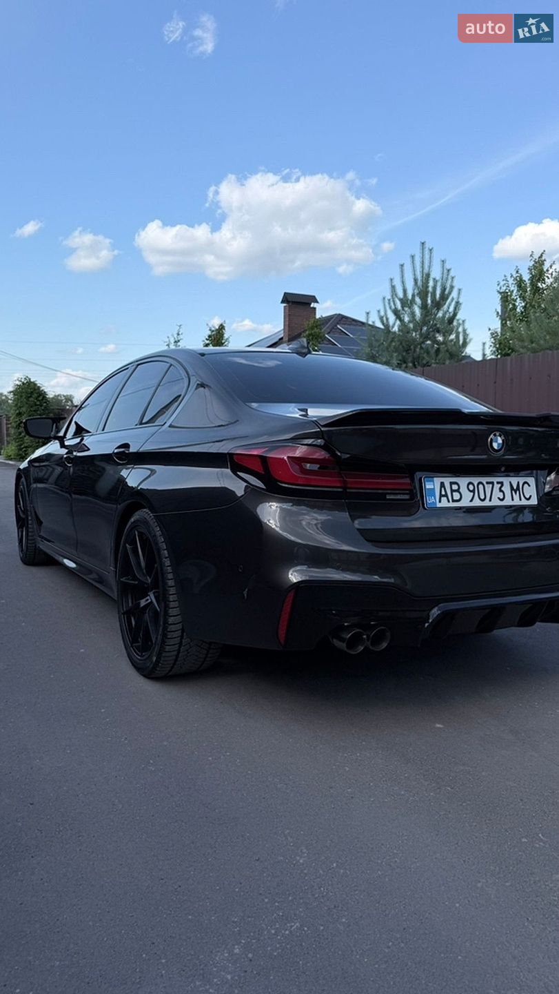 BMW 5 Series 2018 VIN WBAJE5C55KWW06675 фото оголошення 5 з 38