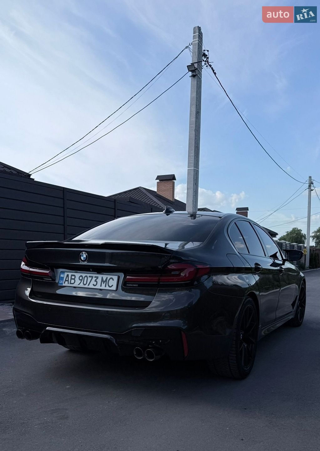 BMW 5 Series 2018 VIN WBAJE5C55KWW06675 фото оголошення 8 з 38