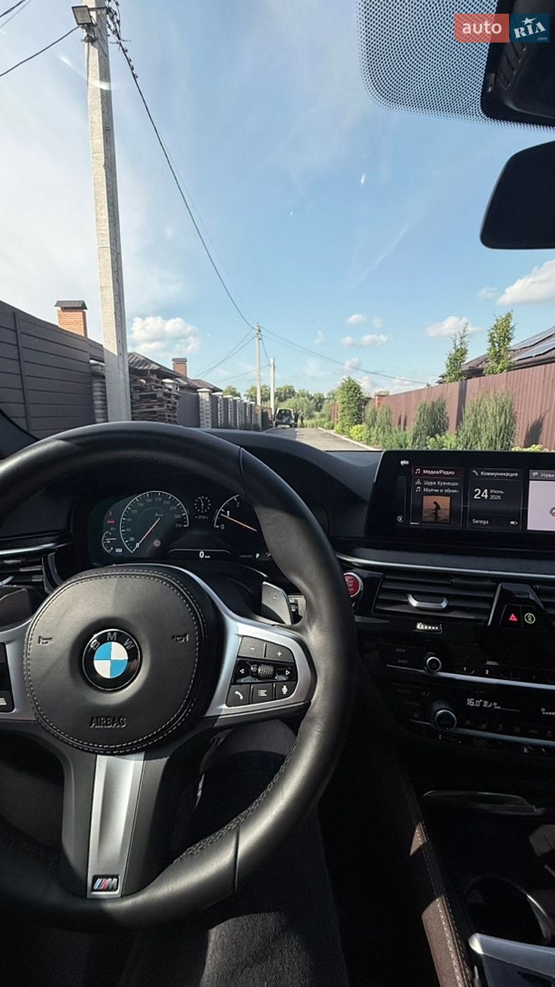 BMW 5 Series 2018 VIN WBAJE5C55KWW06675 фото оголошення 22 з 38