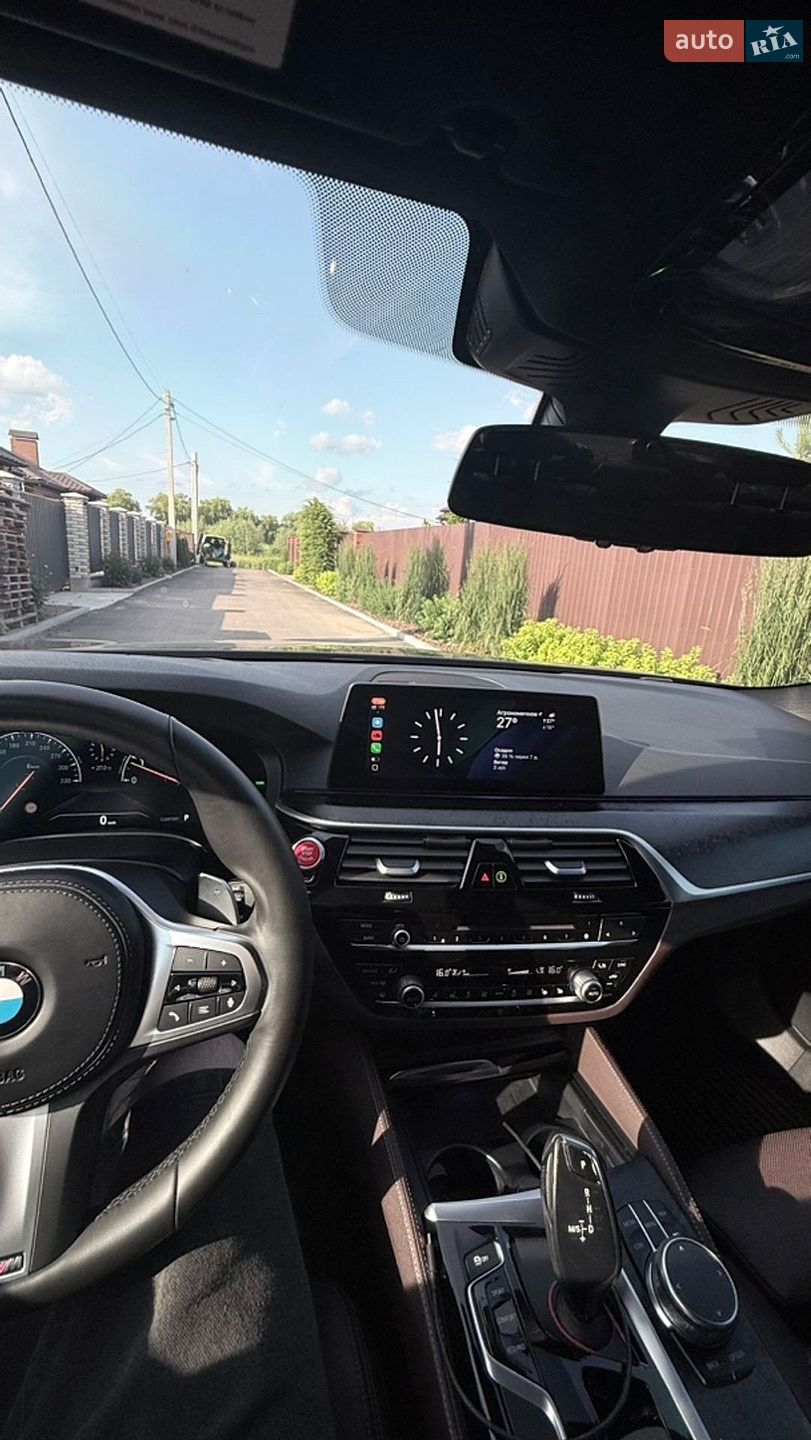 BMW 5 Series 2018 VIN WBAJE5C55KWW06675 фото оголошення 25 з 38