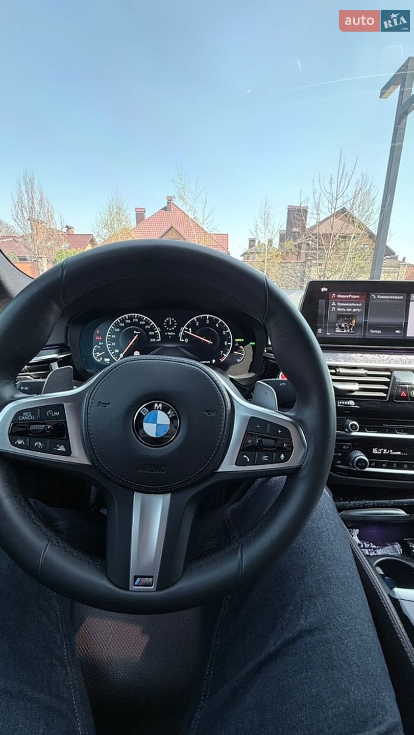 BMW 5 Series 2018 VIN WBAJE5C55KWW06675 фото оголошення 30 з 38