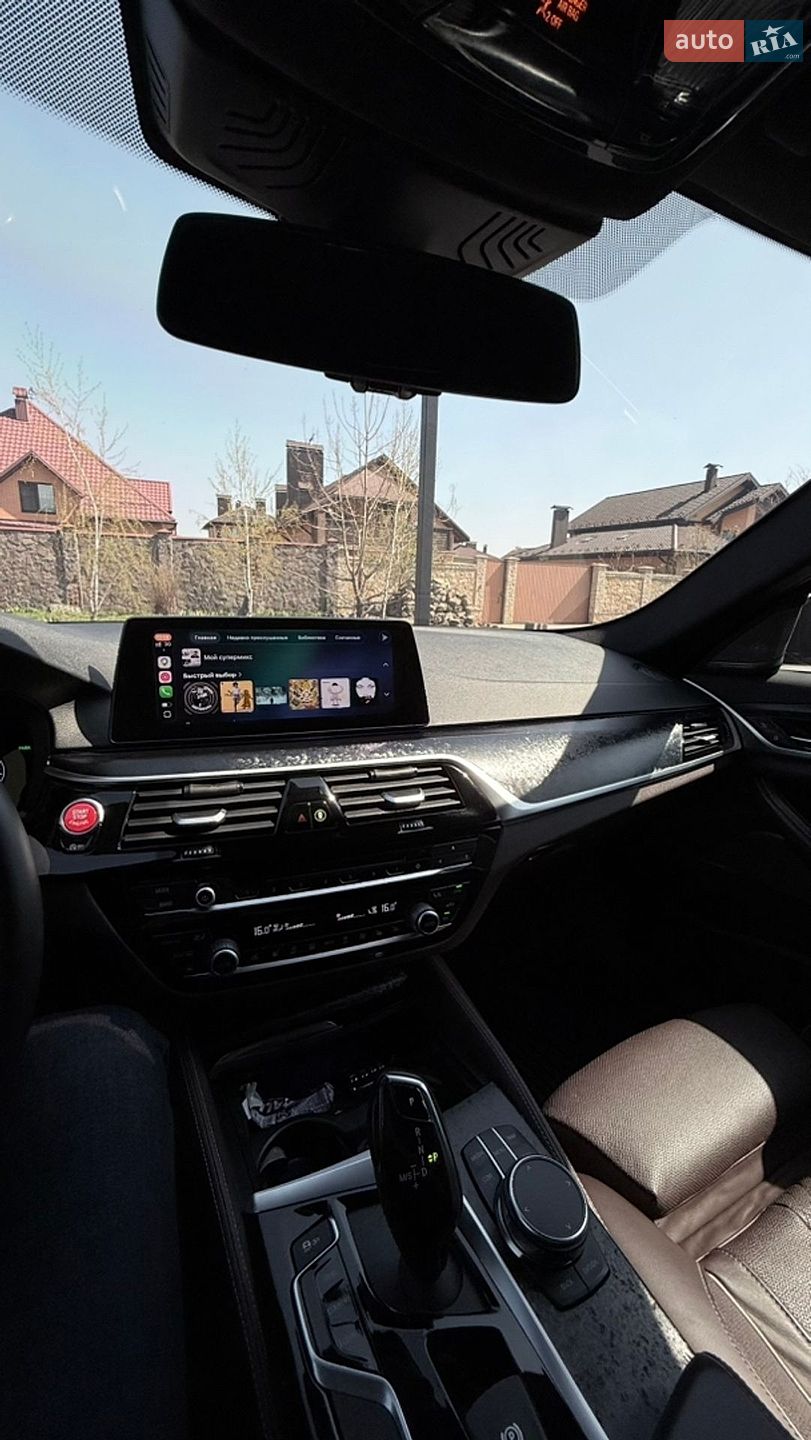 BMW 5 Series 2018 VIN WBAJE5C55KWW06675 фото оголошення 31 з 38