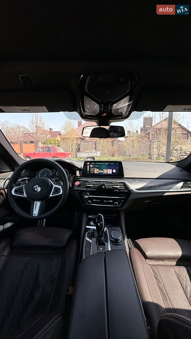 BMW 5 Series 2018 VIN WBAJE5C55KWW06675 фото оголошення 33 з 38